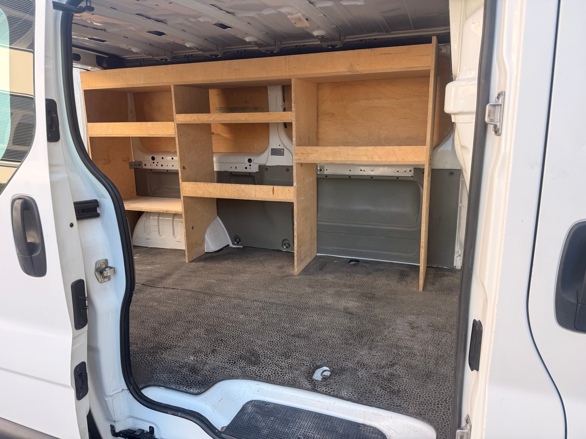 RENAULT Trafic 2.0 dCi 115 2.9t L2H1-image-9