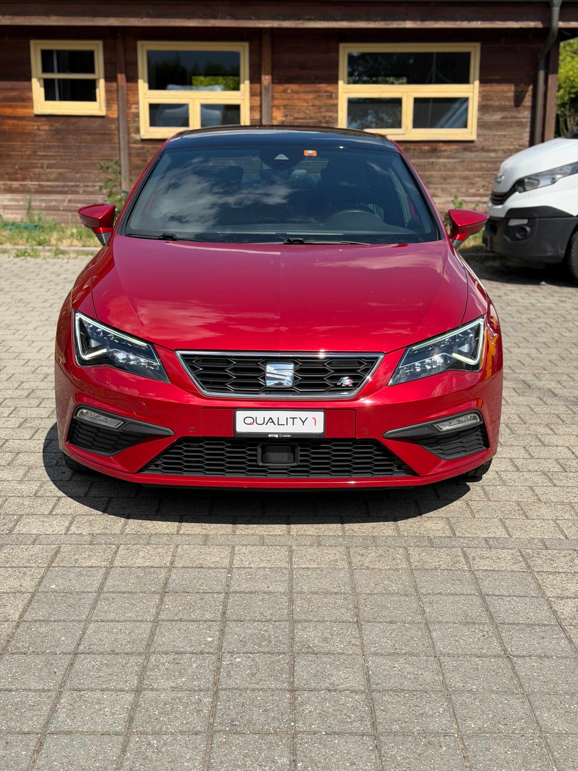 SEAT Leon 1.5 TSI EVO SWISS FR DSG-image-1