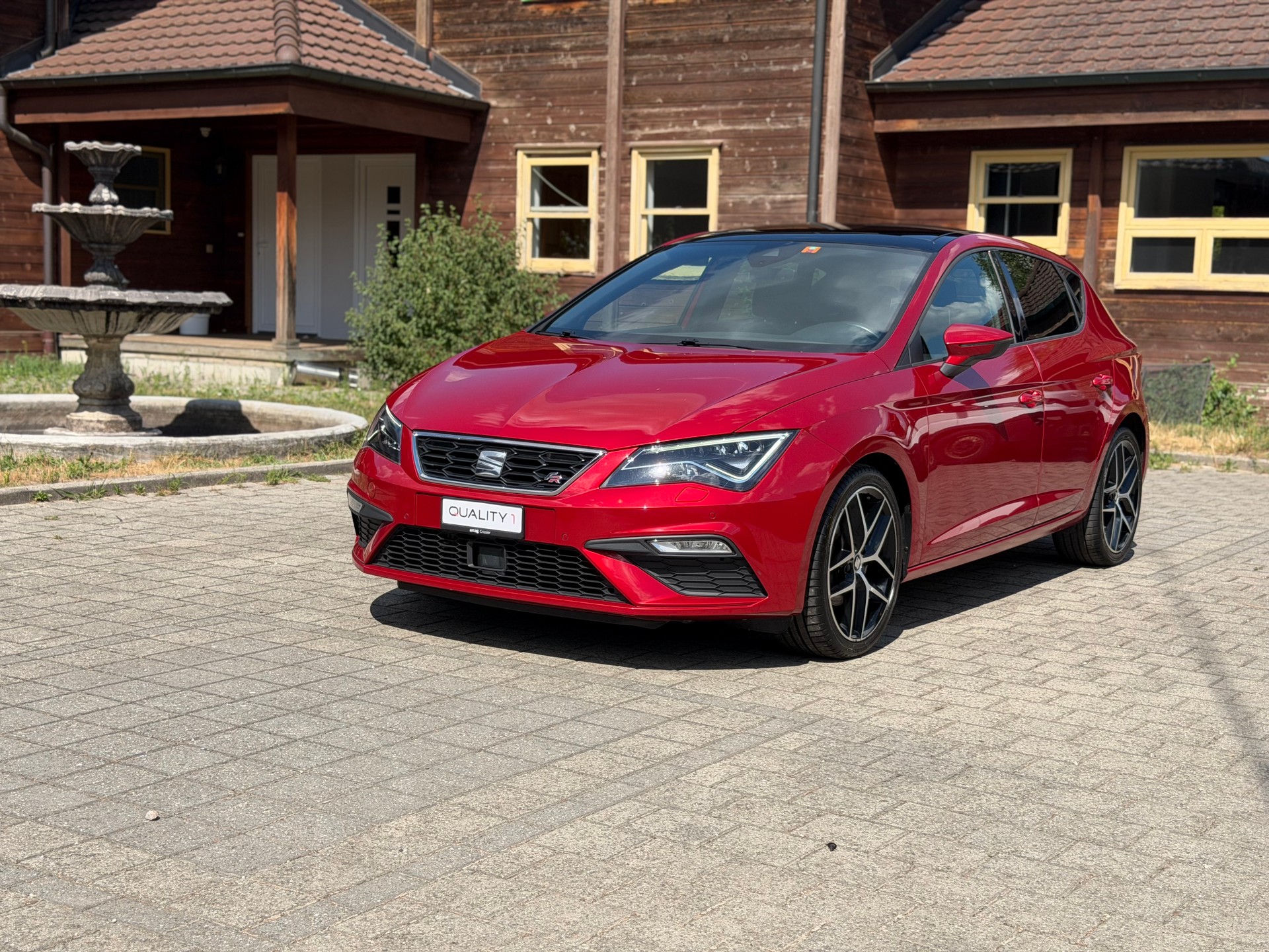 SEAT Leon 1.5 TSI EVO SWISS FR DSG-image-0