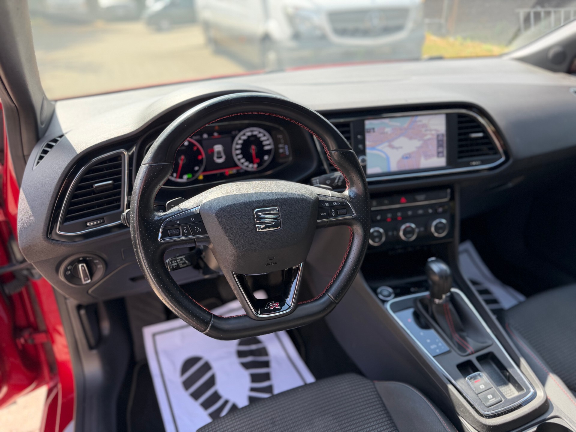 SEAT Leon 1.5 TSI EVO SWISS FR DSG-image-8