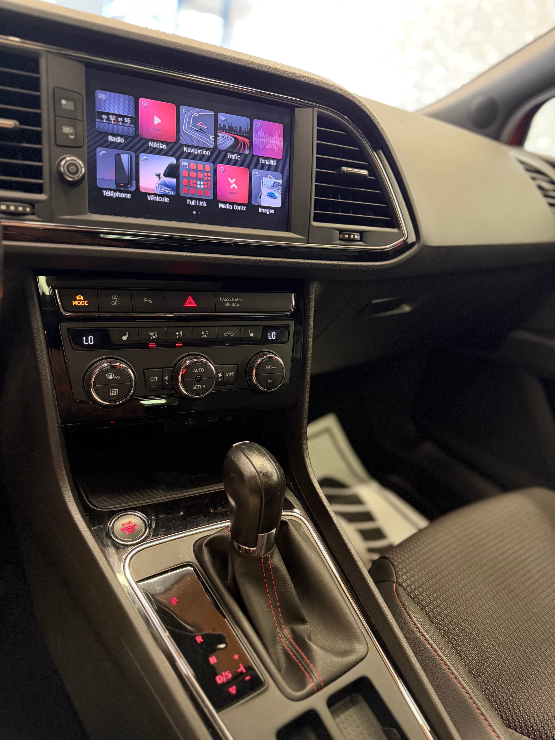 SEAT Leon 1.5 TSI EVO SWISS FR DSG-image-13