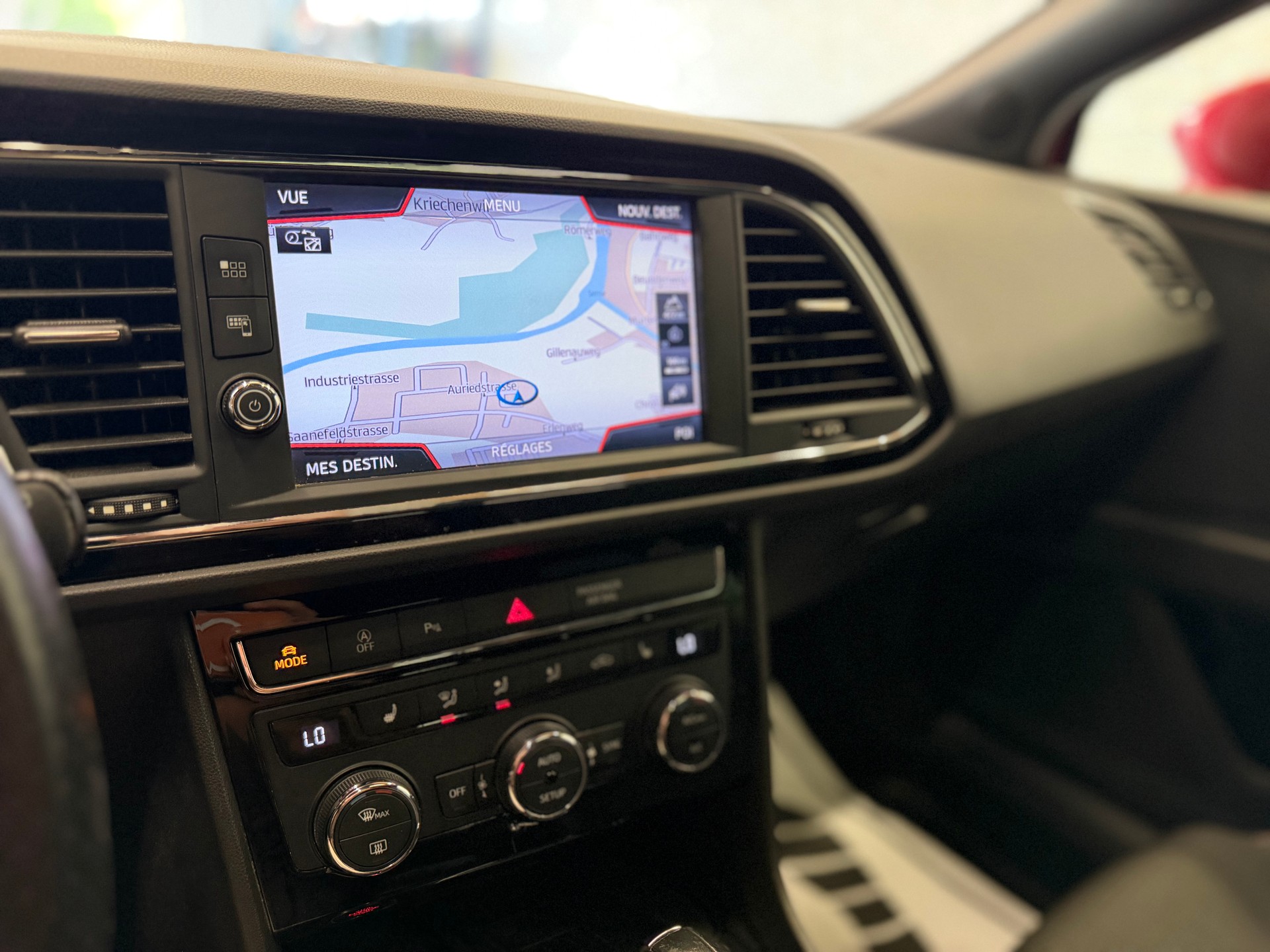 SEAT Leon 1.5 TSI EVO SWISS FR DSG-image-14