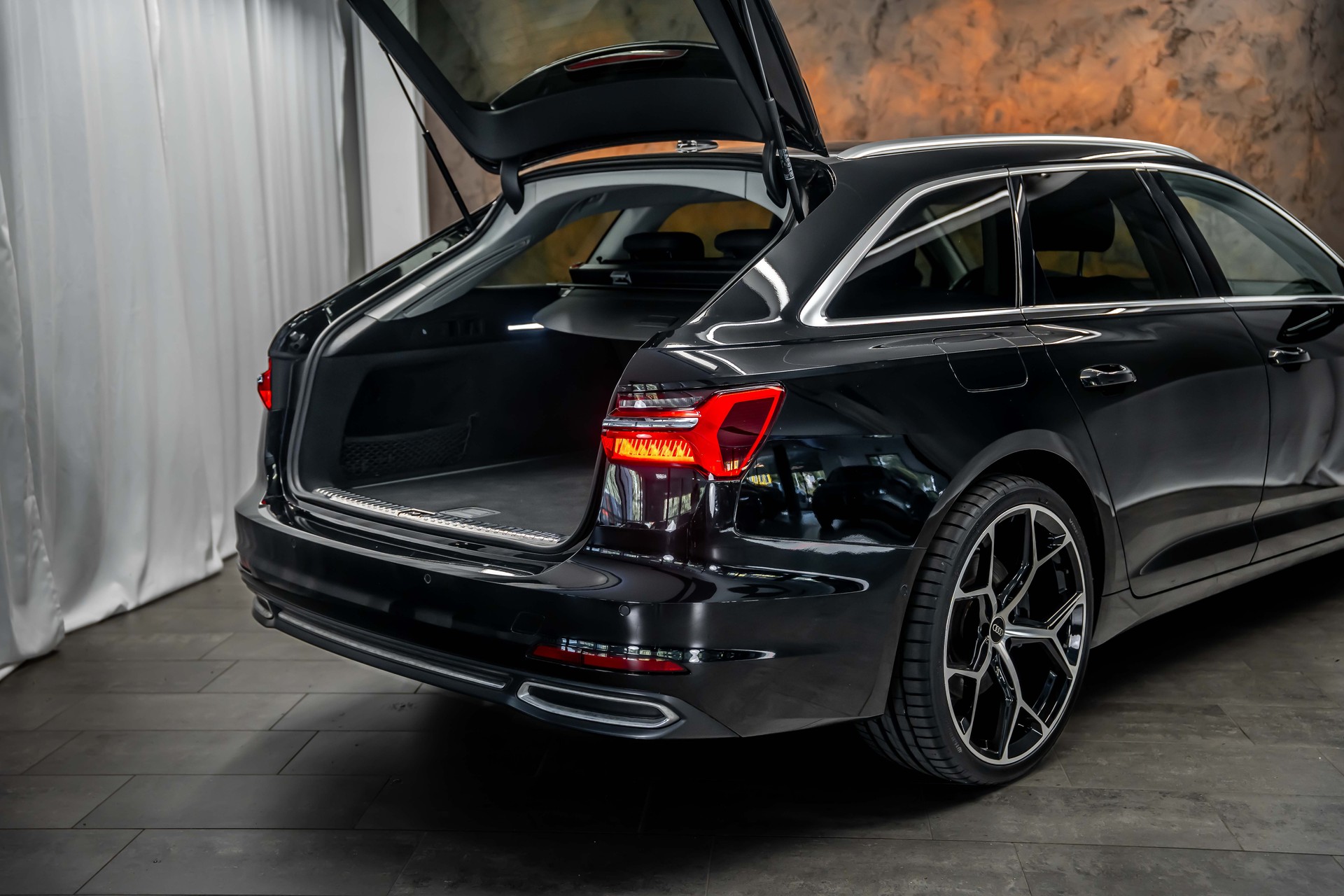 AUDI A6 Avant 45 TFSI S line S-tronic quattro *Facelift*Fahrassist*21"RS-Felgen*-image-9