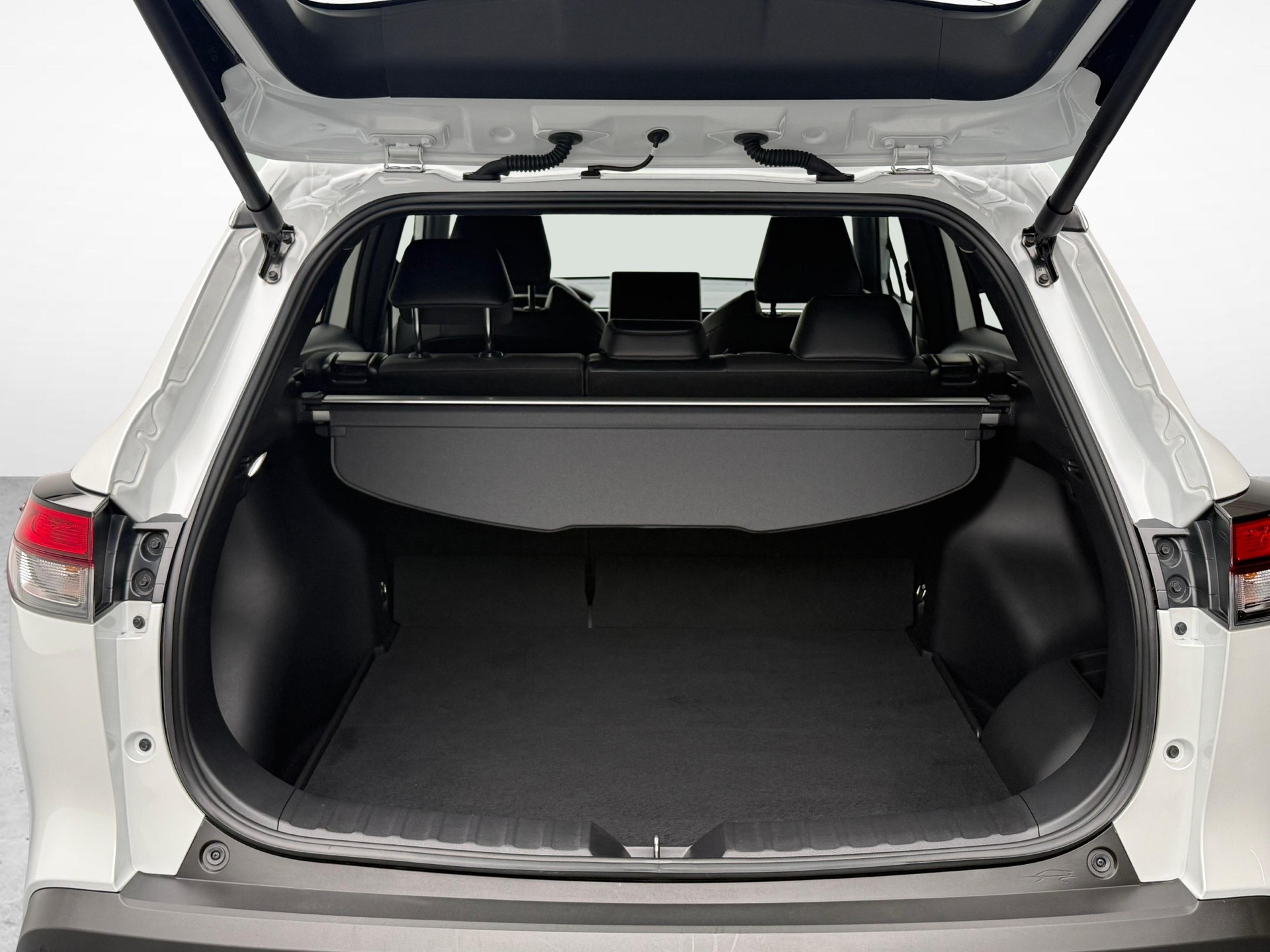 TOYOTA Corolla Cross 2.0 HSD Trend AWD-i-image-11