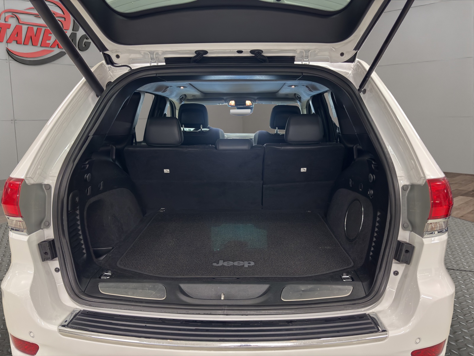 JEEP Grand Cherokee 3.0 CRD Summit Automatic-image-19
