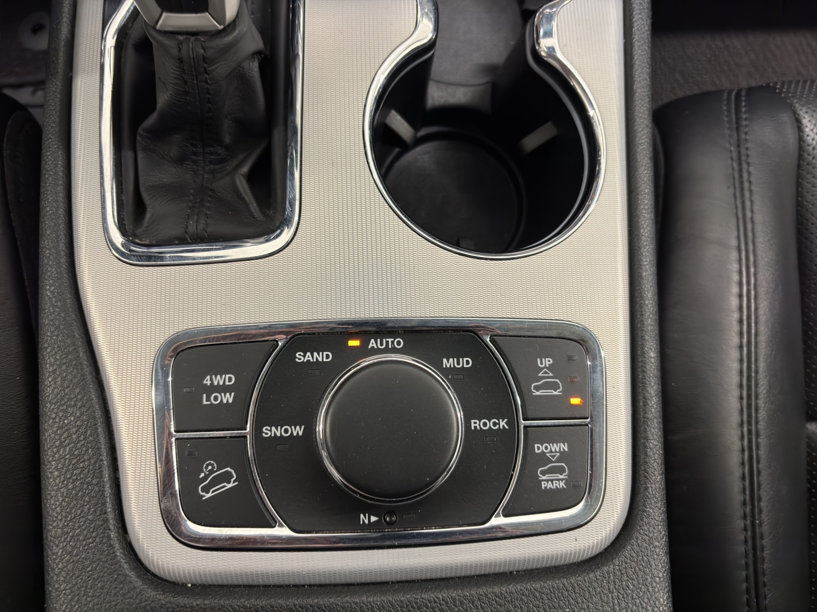 JEEP Grand Cherokee 3.0 CRD Summit Automatic-image-23