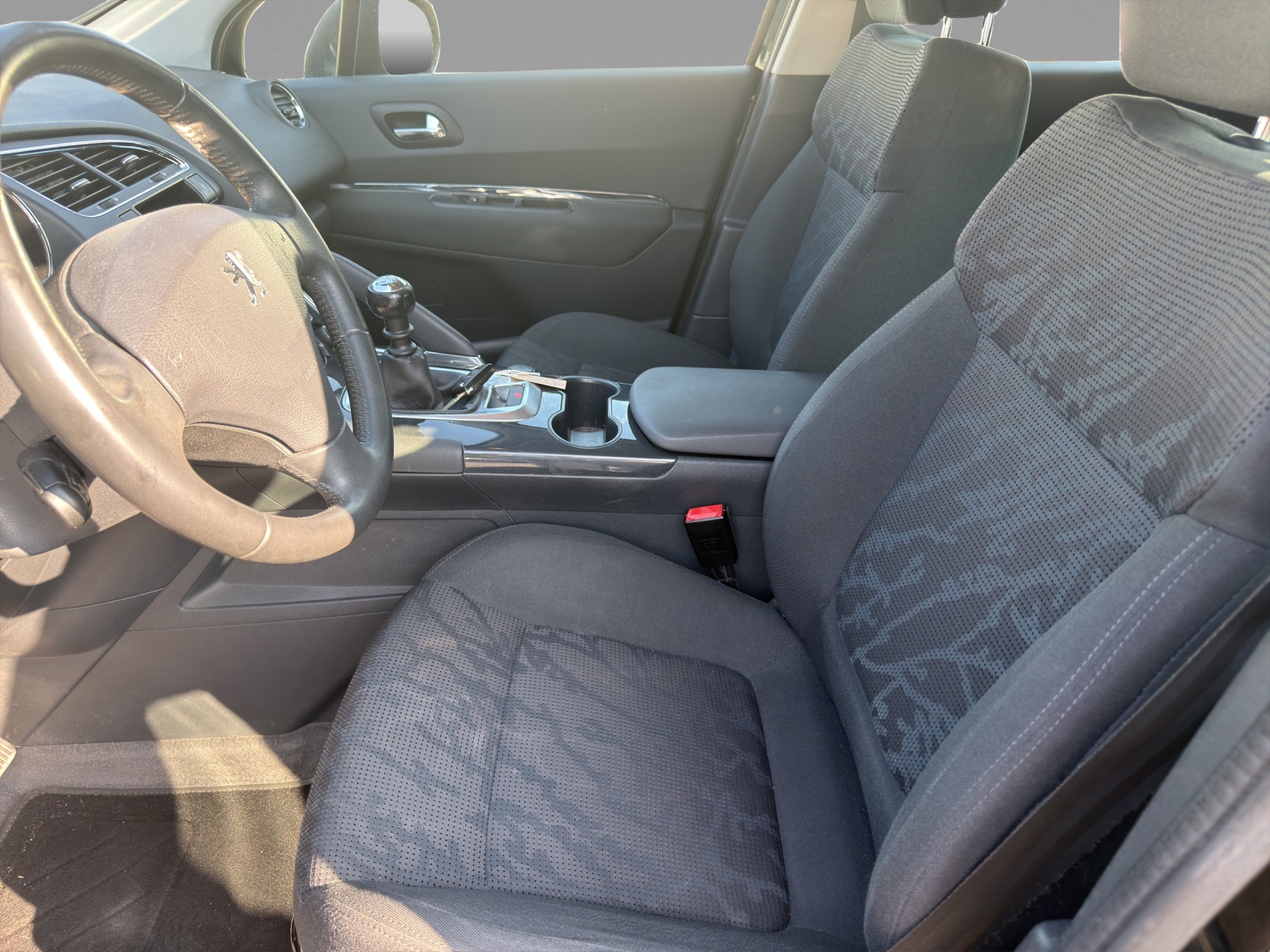 PEUGEOT 3008 1.6 16V T Active-image-6
