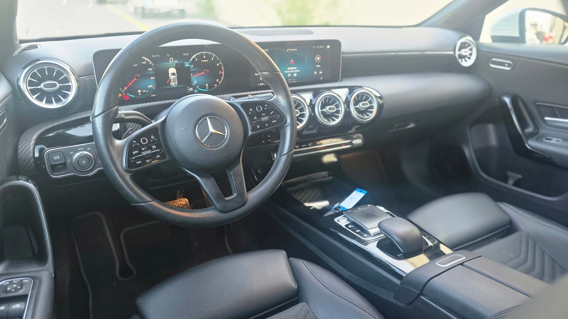 MERCEDES-BENZ A 250 Style 7G-DCT-image-8