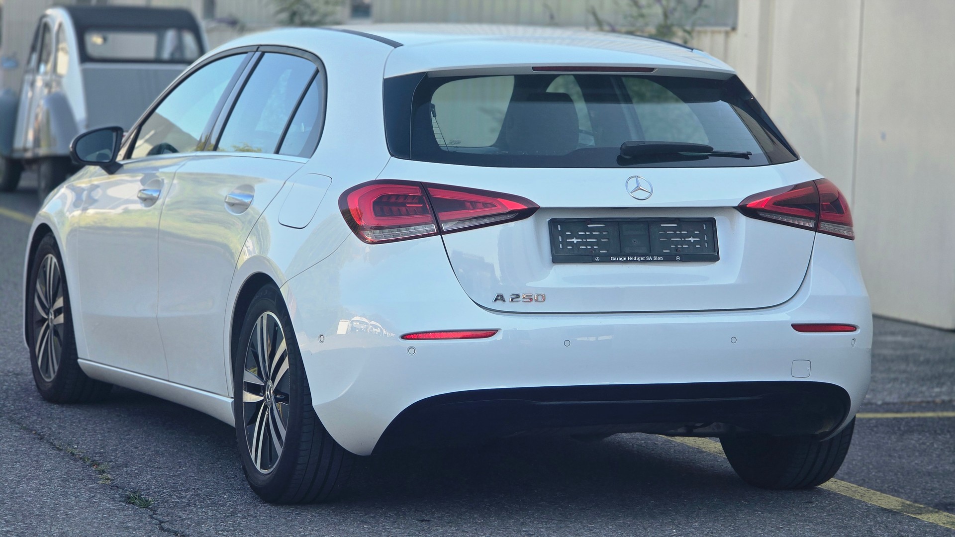 MERCEDES-BENZ A 250 Style 7G-DCT-image-6