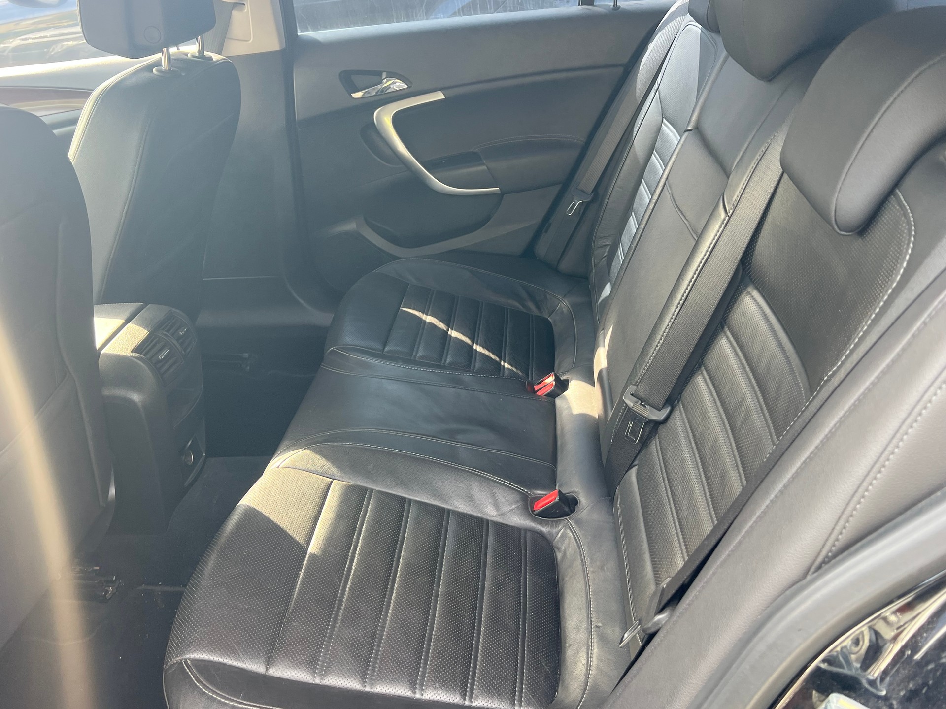 OPEL Insignia 2.0 Turbo Cosmo 4WD-image-8