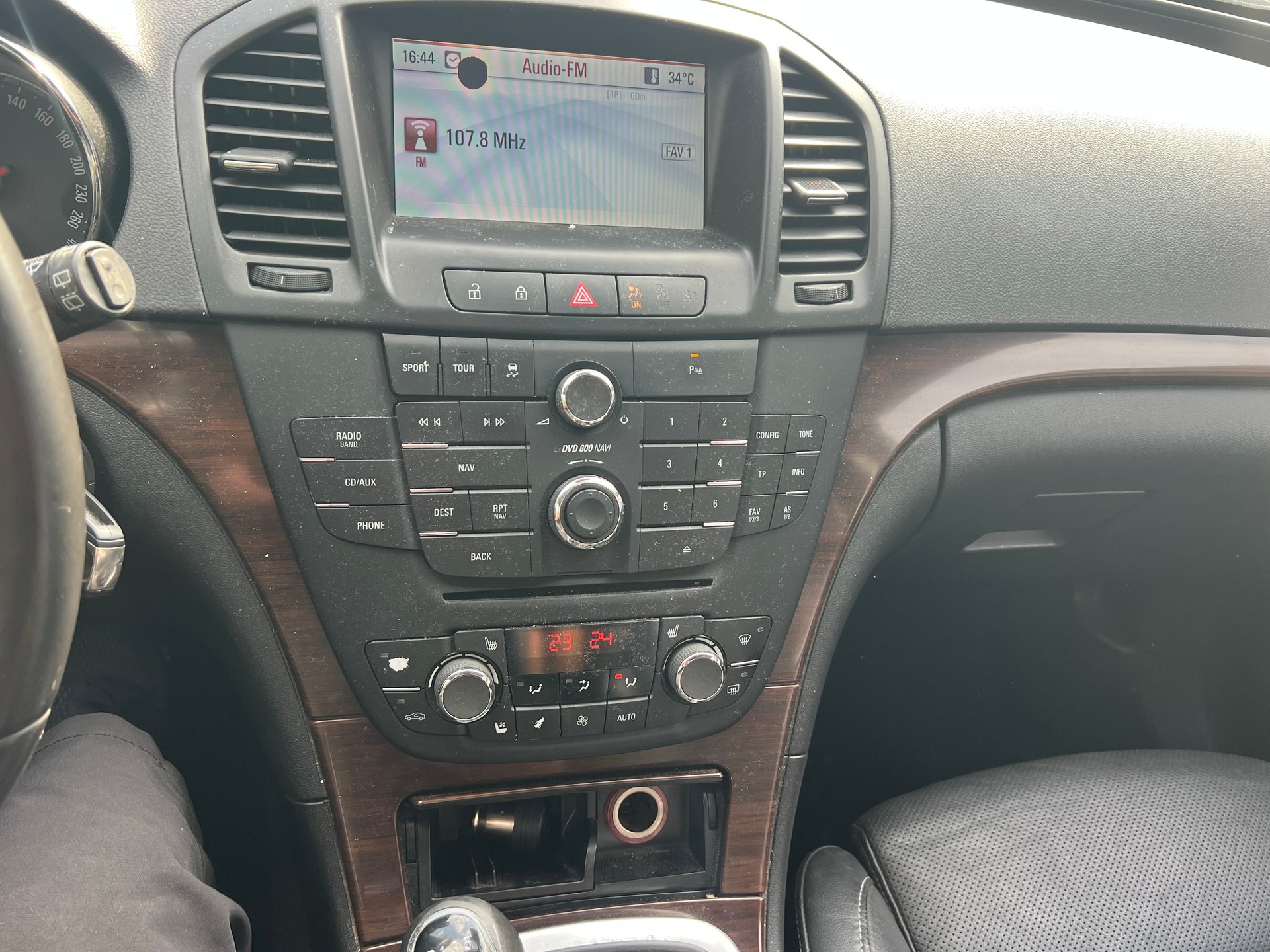 OPEL Insignia 2.0 Turbo Cosmo 4WD-image-7