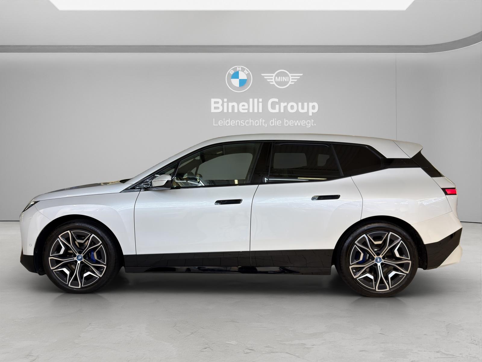 BMW iX xDrive40-image-6