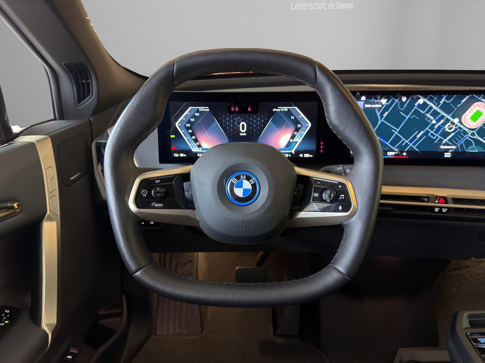 BMW iX xDrive40-image-15