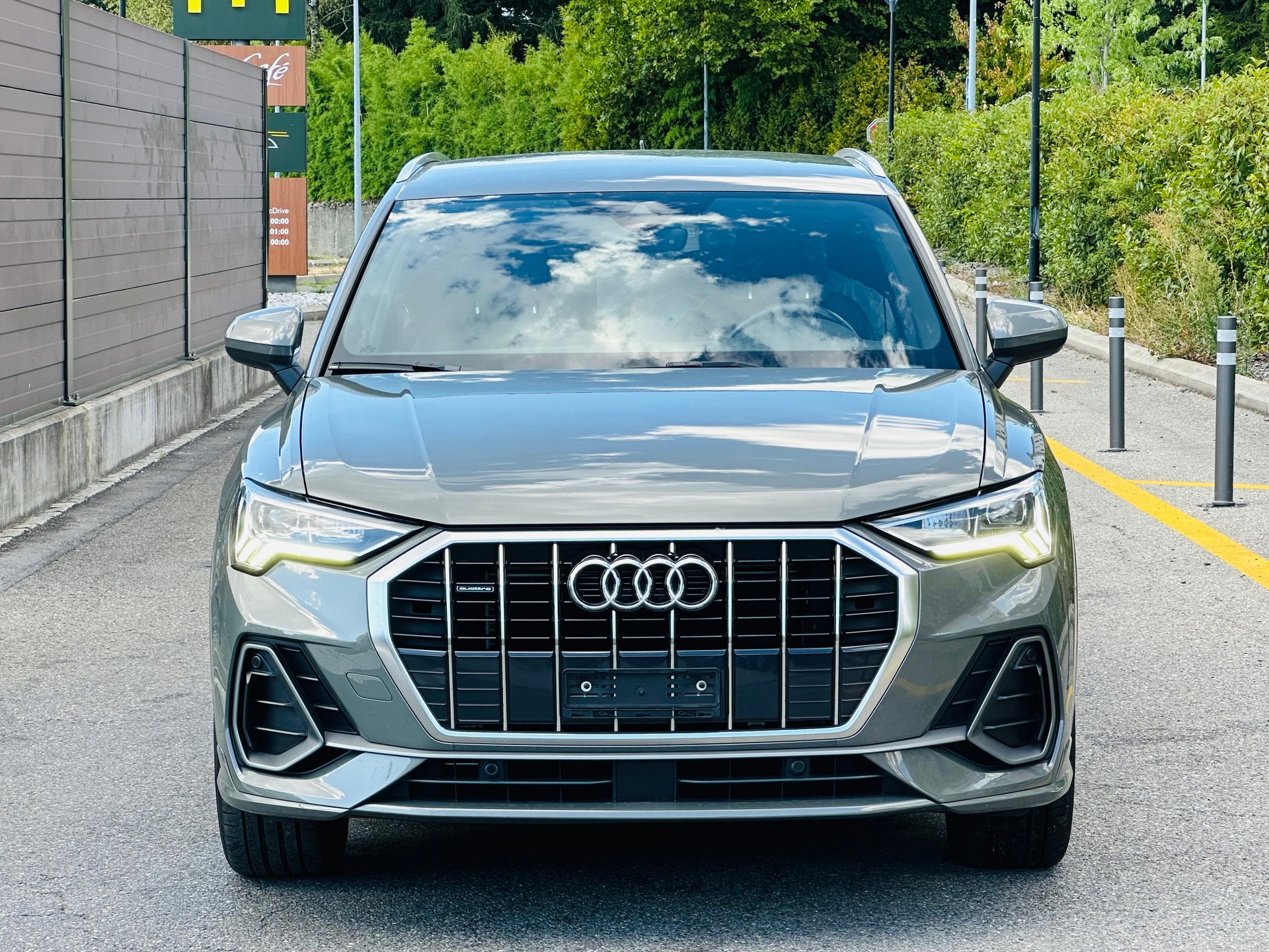AUDI Q3 40 TFSI S line quattro S-tronic-image-0