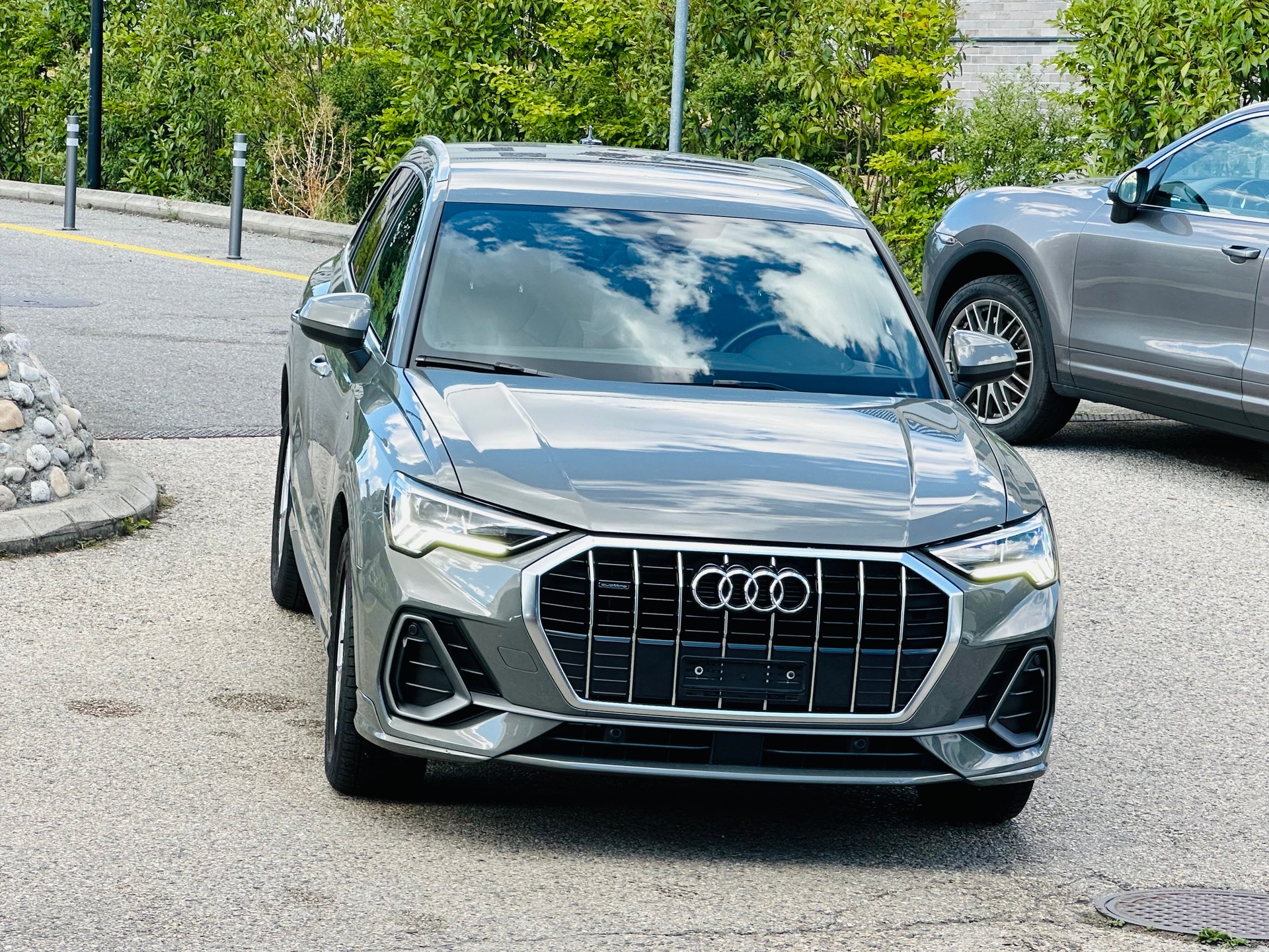 AUDI Q3 40 TFSI S line quattro S-tronic-image-4