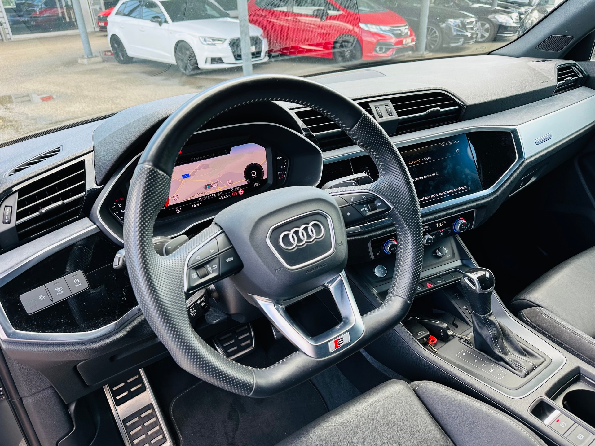 AUDI Q3 40 TFSI S line quattro S-tronic-image-14