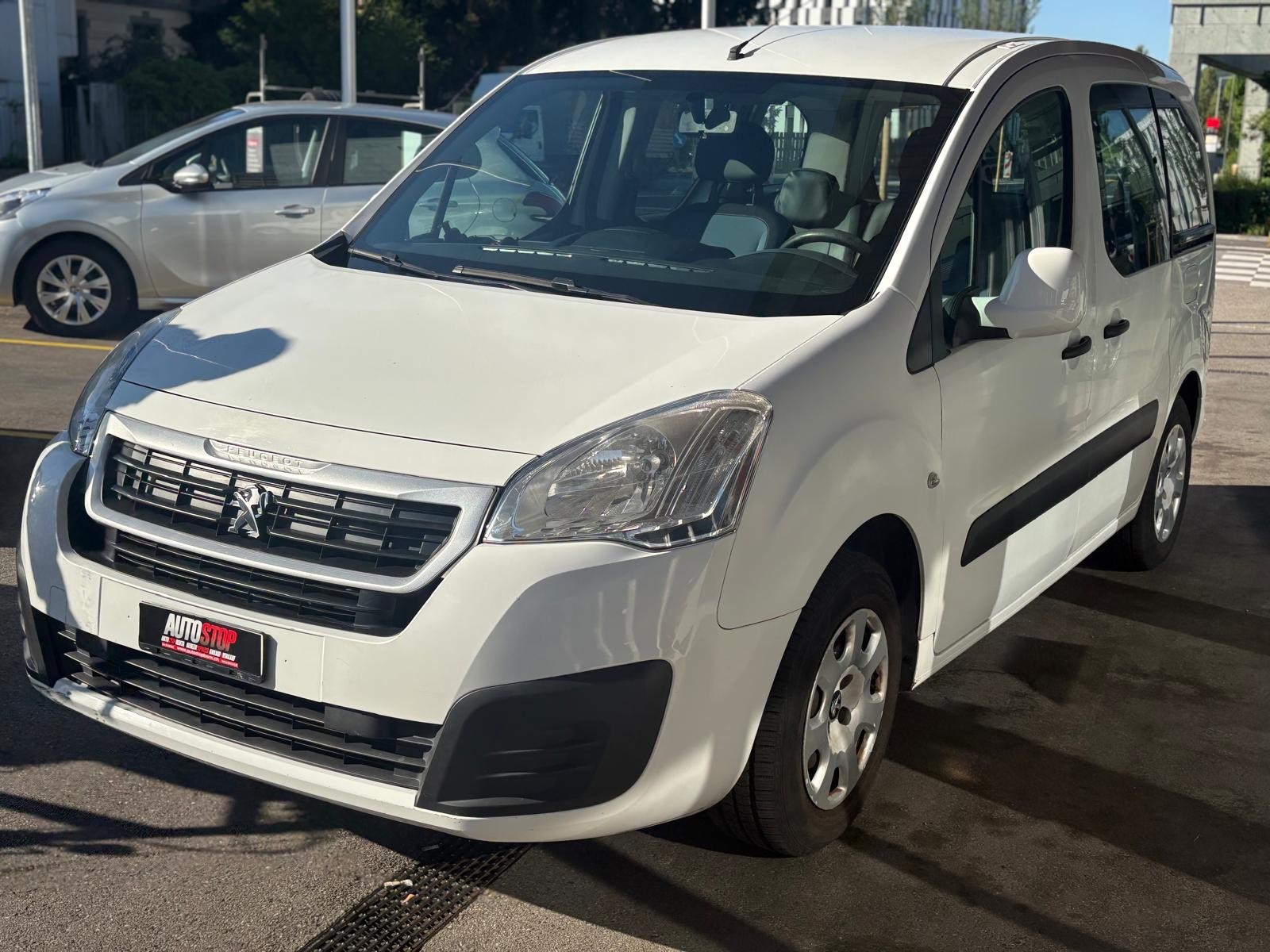 PEUGEOT Partner 1.6 BlueHDi Allure-image-2