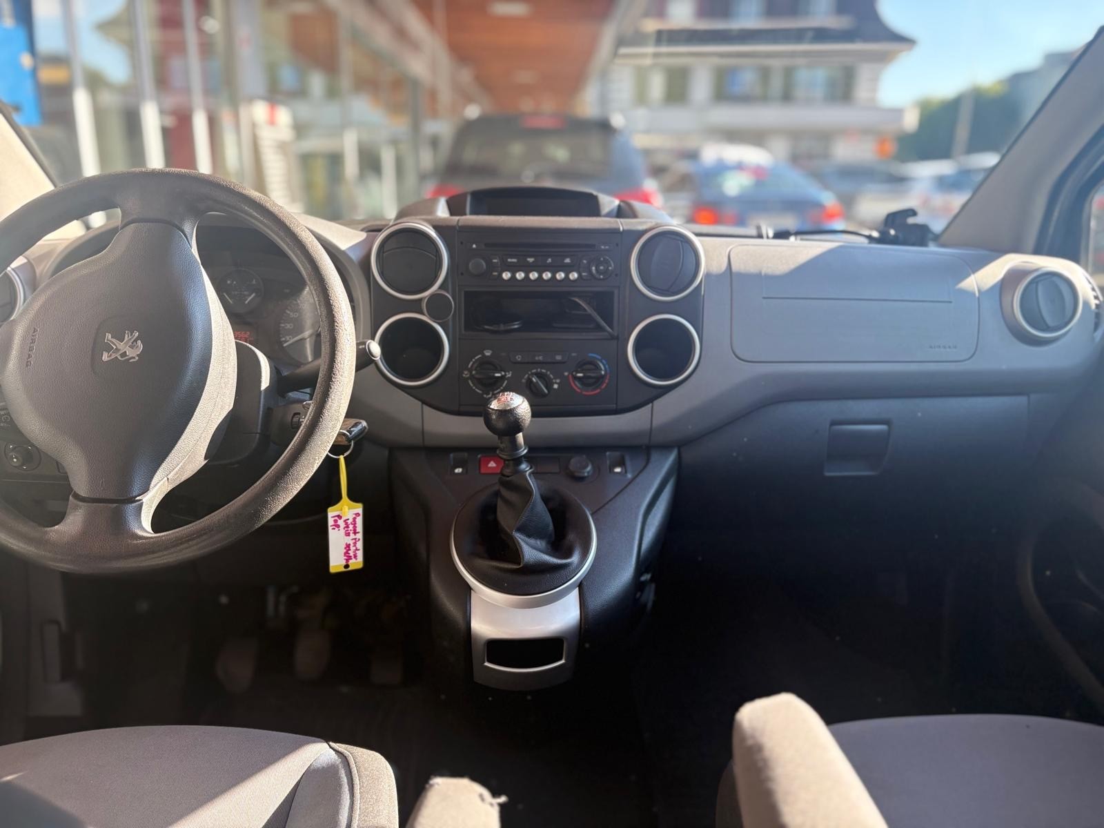 PEUGEOT Partner 1.6 BlueHDi Allure-image-6