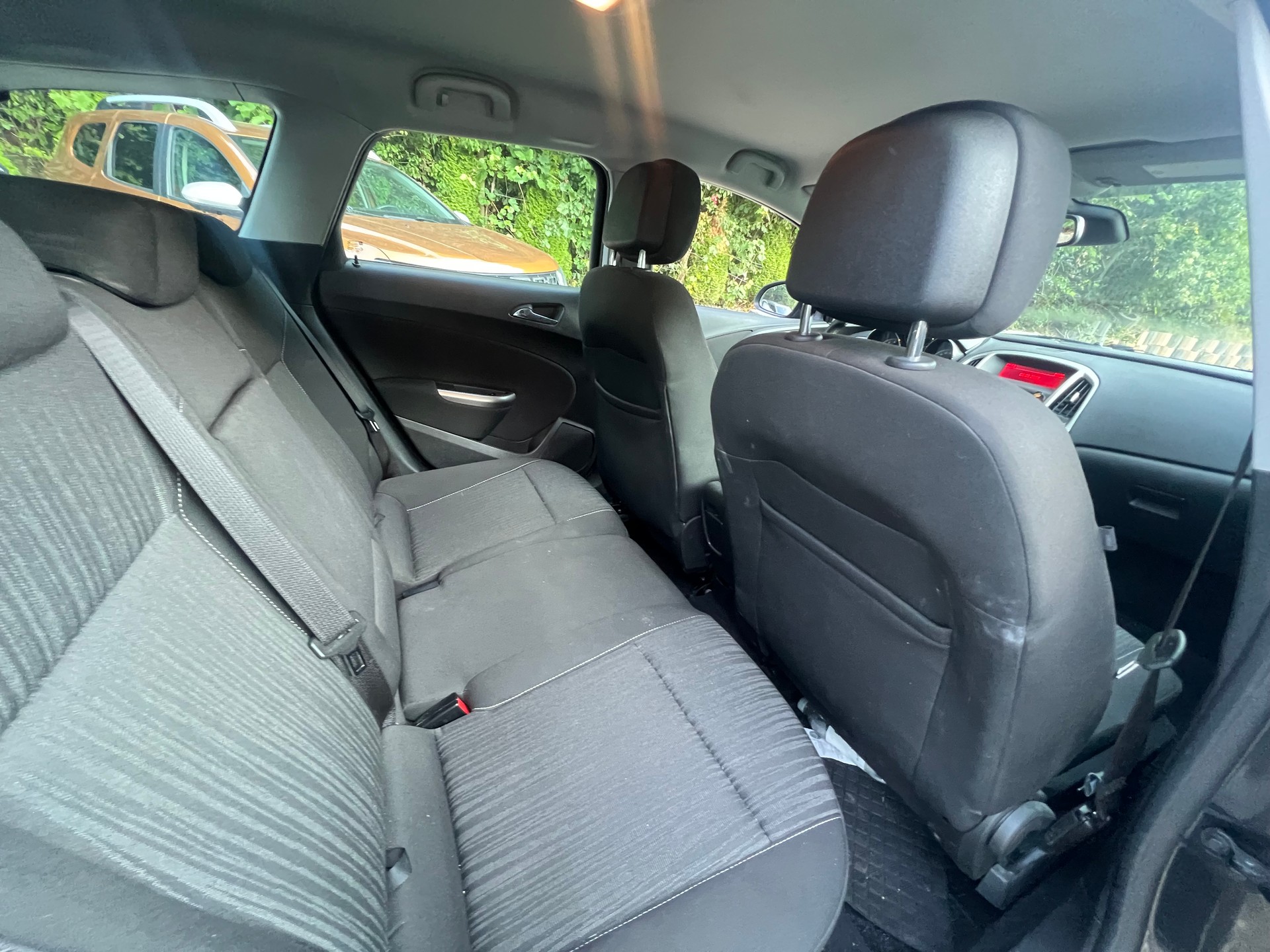 OPEL Astra SportsTourer 1.6i 16V Turbo Sport Automatic-image-13