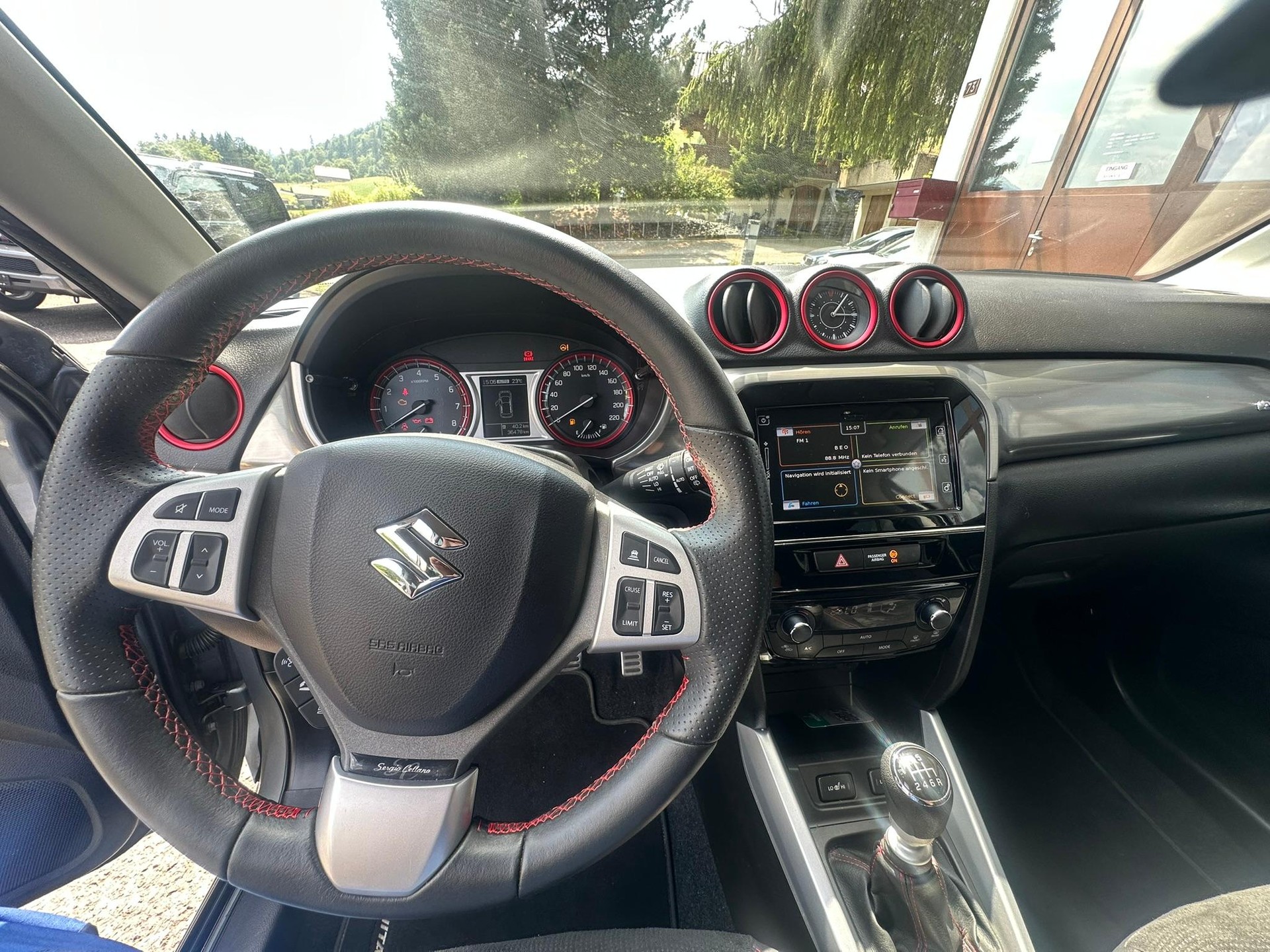 SUZUKI Vitara 1.4 T Sergio Cellano Top 4x4-image-9