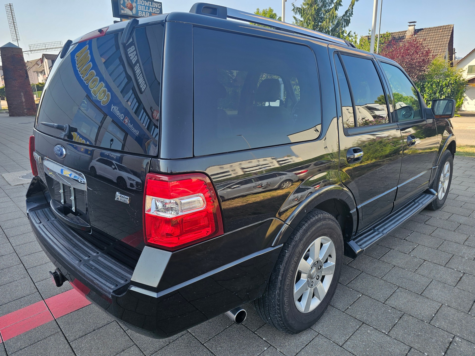 FORD Expedition-image-3