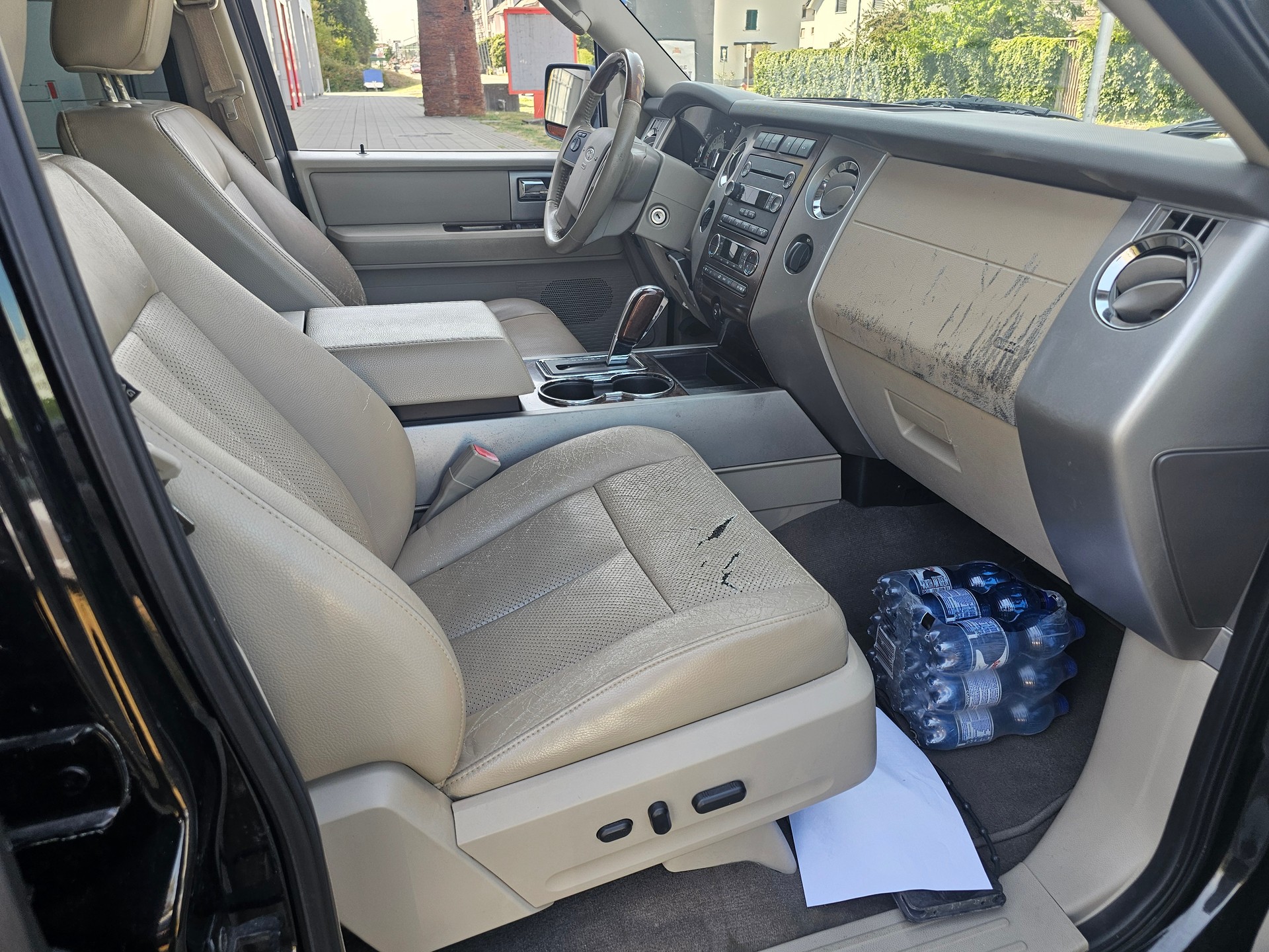 FORD Expedition-image-10