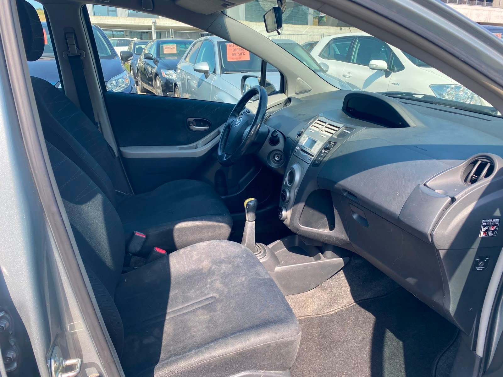 TOYOTA Yaris 1.4 D-4D Linea Luna-image-7