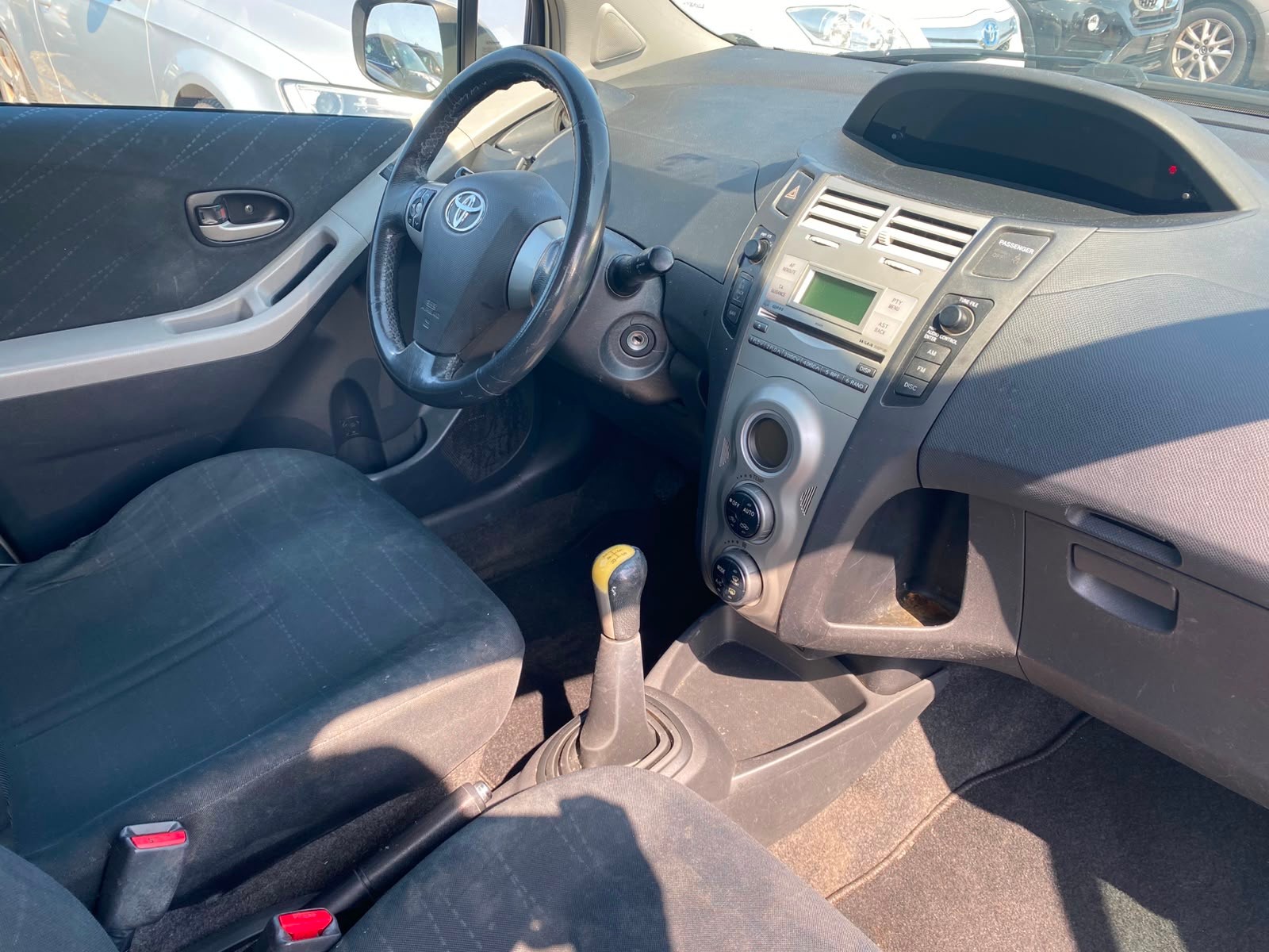 TOYOTA Yaris 1.4 D-4D Linea Luna-image-8