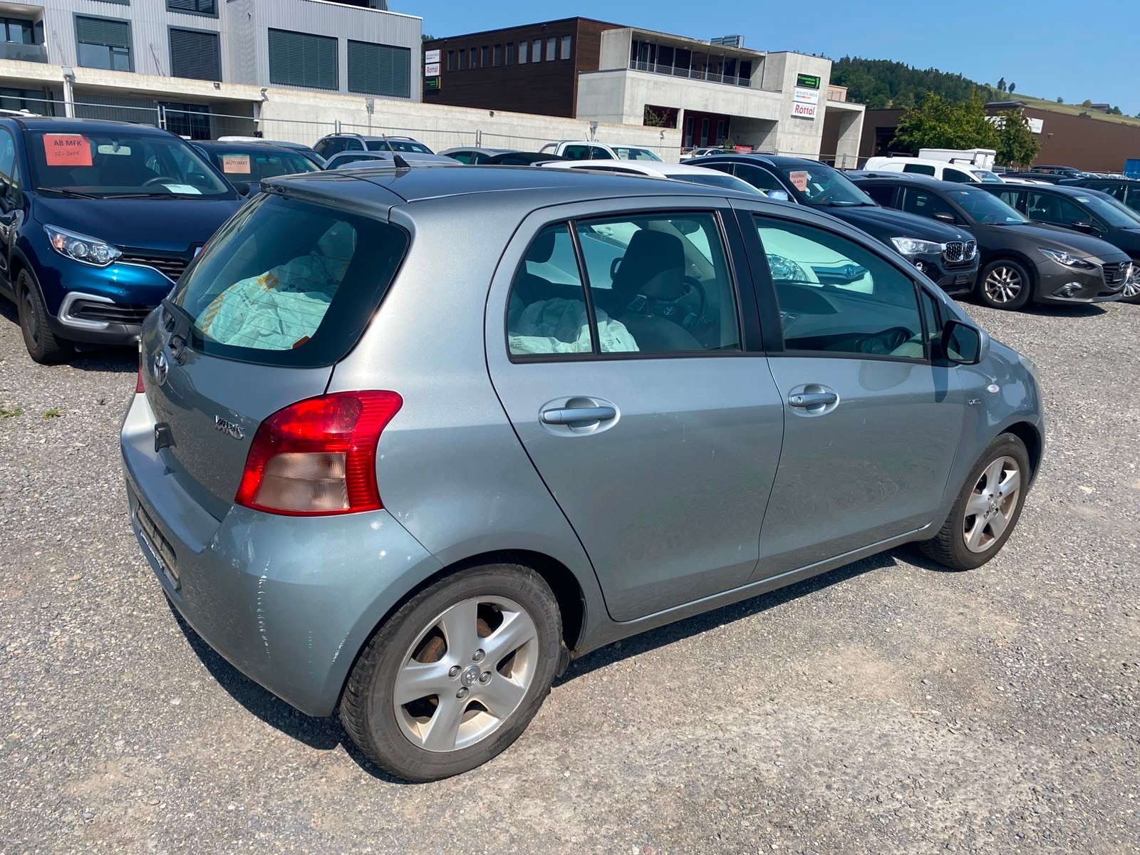 TOYOTA Yaris 1.4 D-4D Linea Luna-image-3