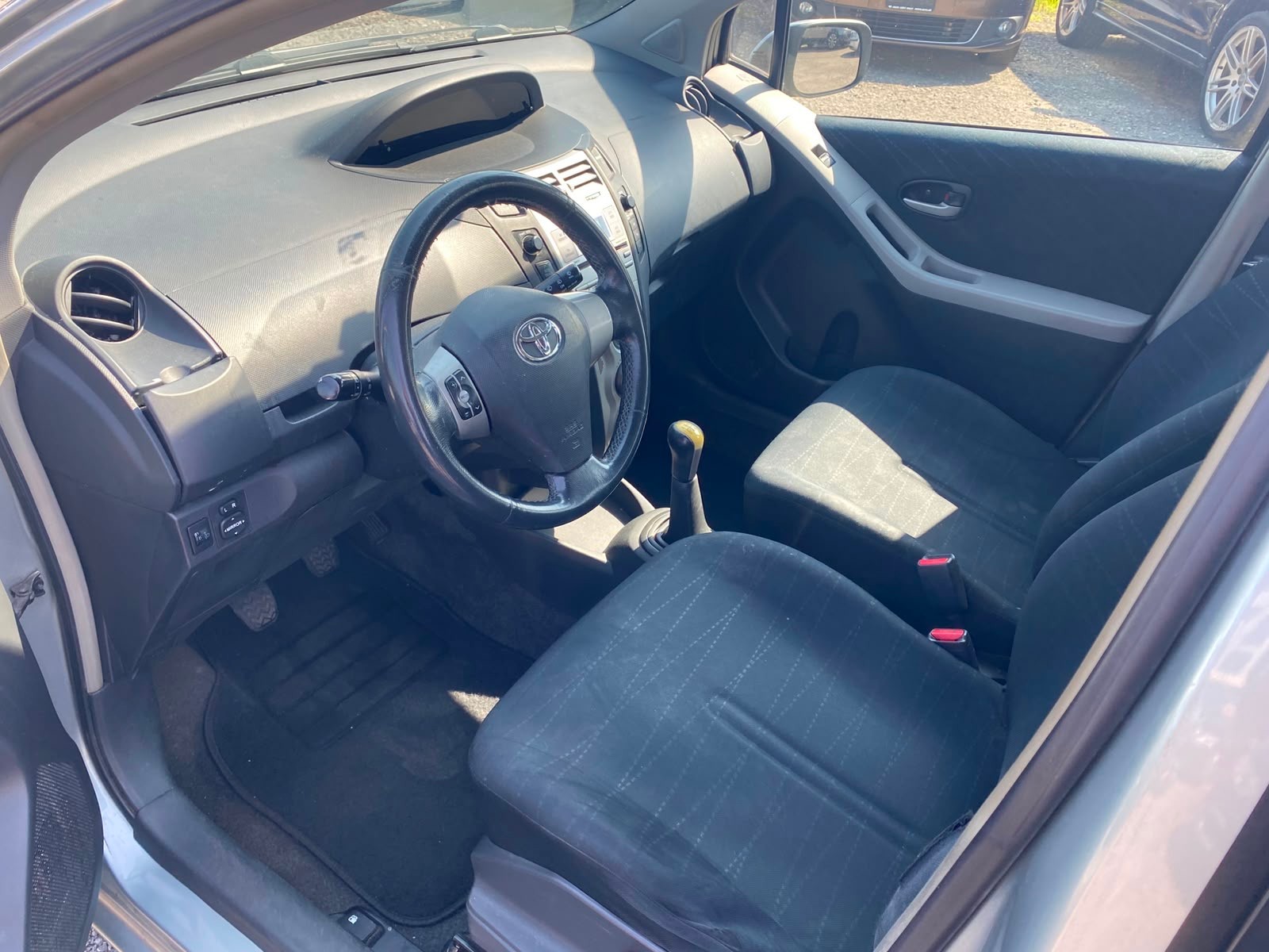TOYOTA Yaris 1.4 D-4D Linea Luna-image-9
