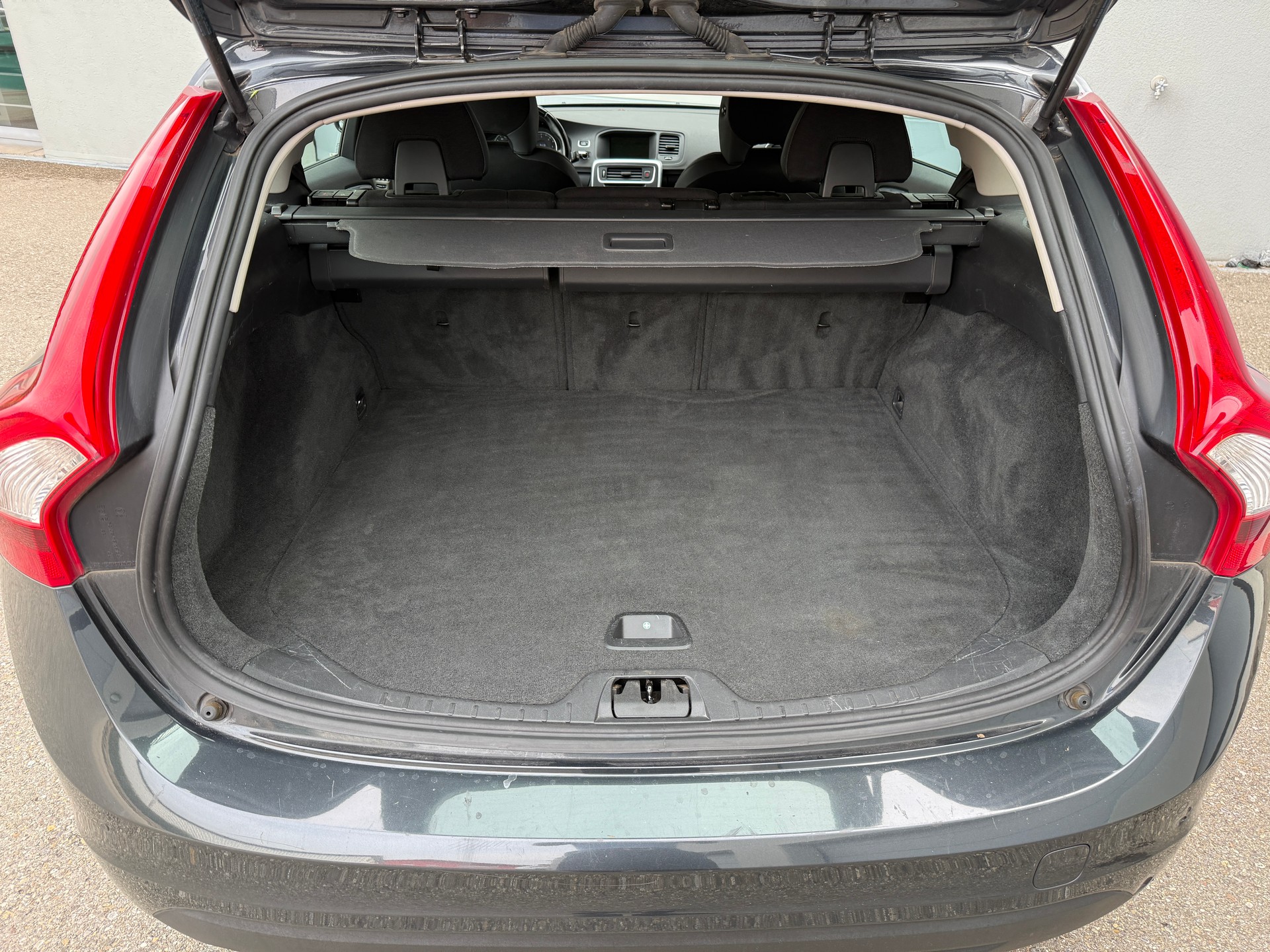 VOLVO V60 D3 Geartronic-image-12