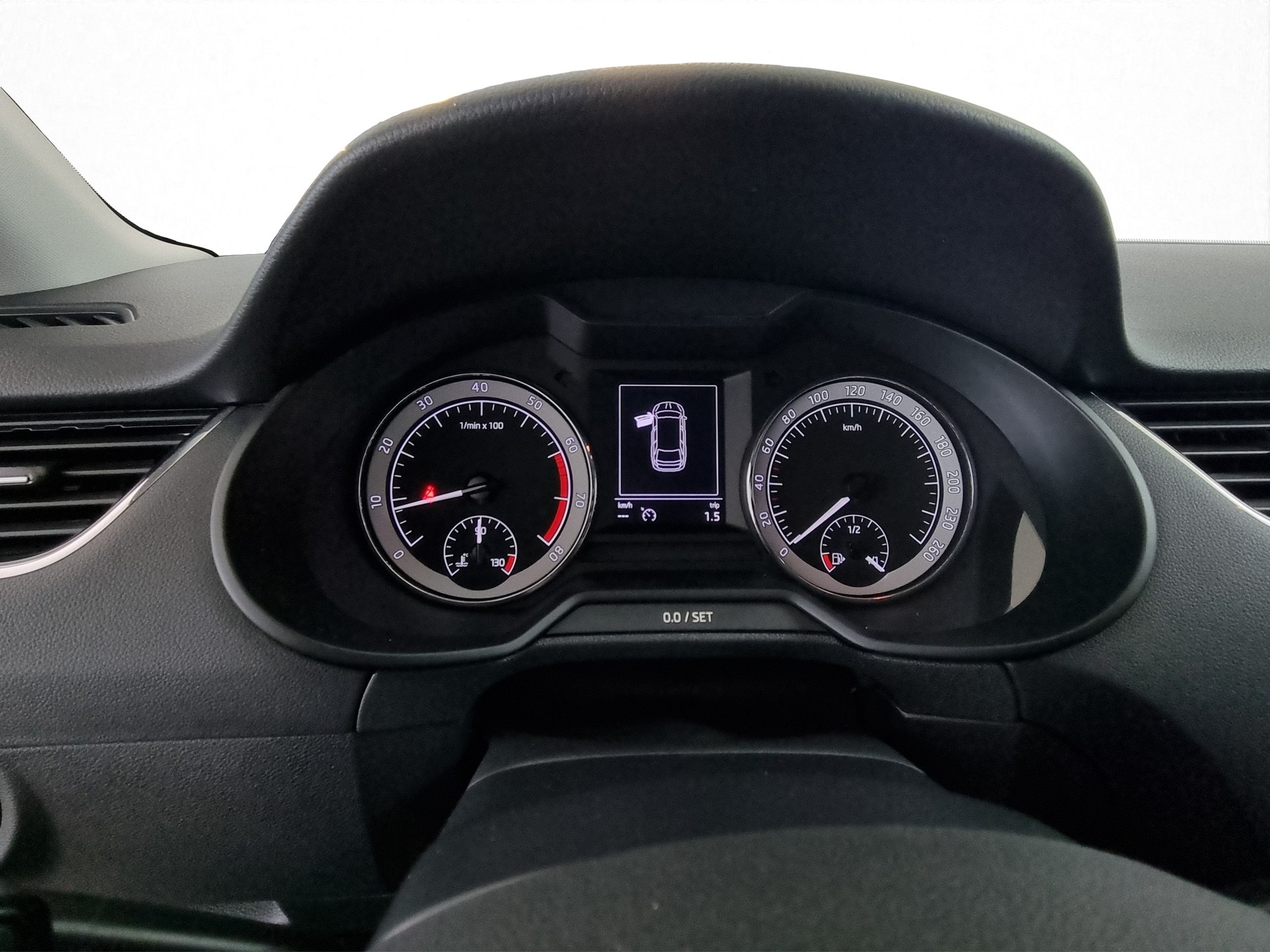SKODA Octavia Combi 2.0 TSI Ambition DSG-image-10