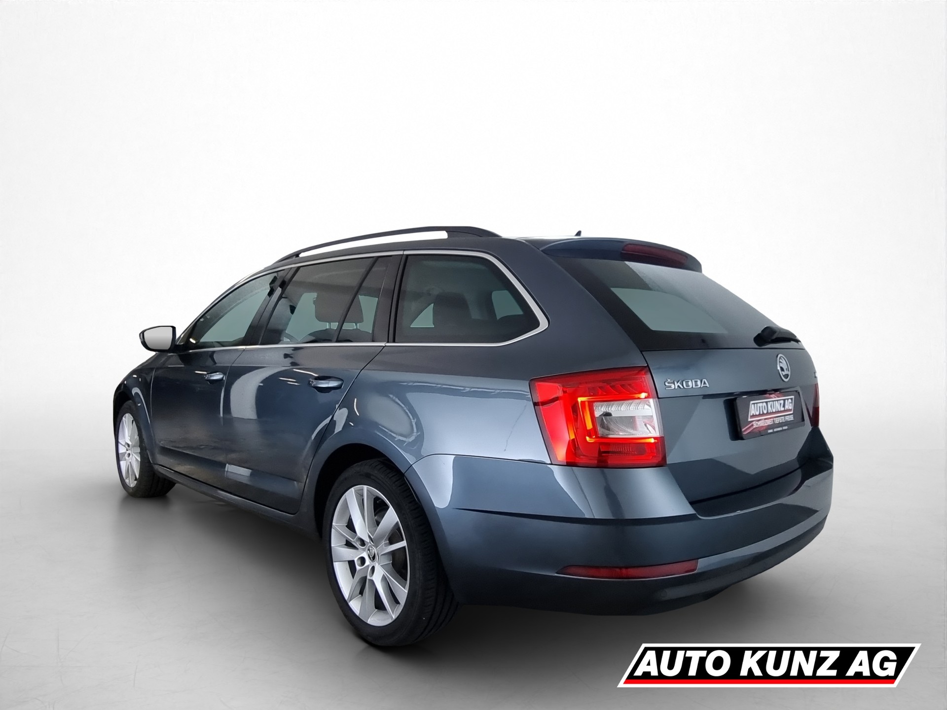 SKODA Octavia Combi 2.0 TSI Ambition DSG-image-3