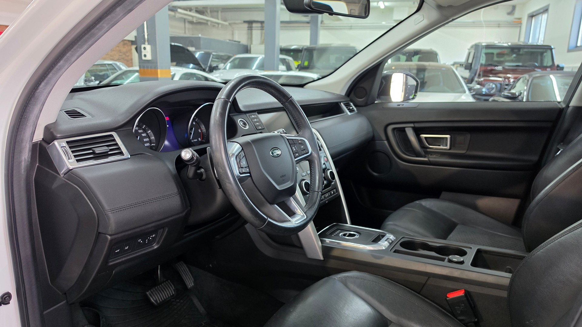 LAND ROVER Discovery Sport 2.0 TD4 Pure-image-13