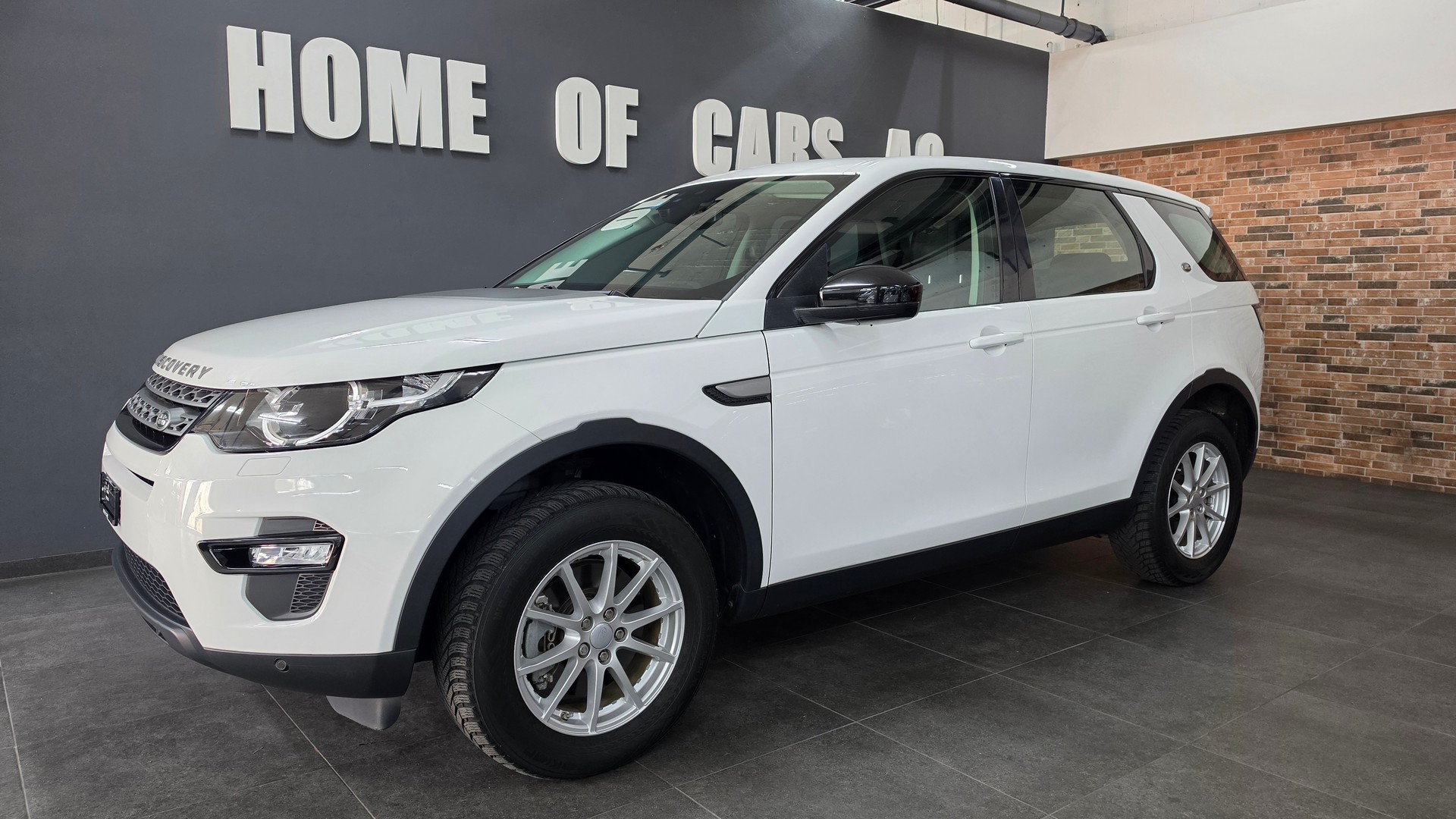 LAND ROVER Discovery Sport 2.0 TD4 Pure-showroom-element-2
