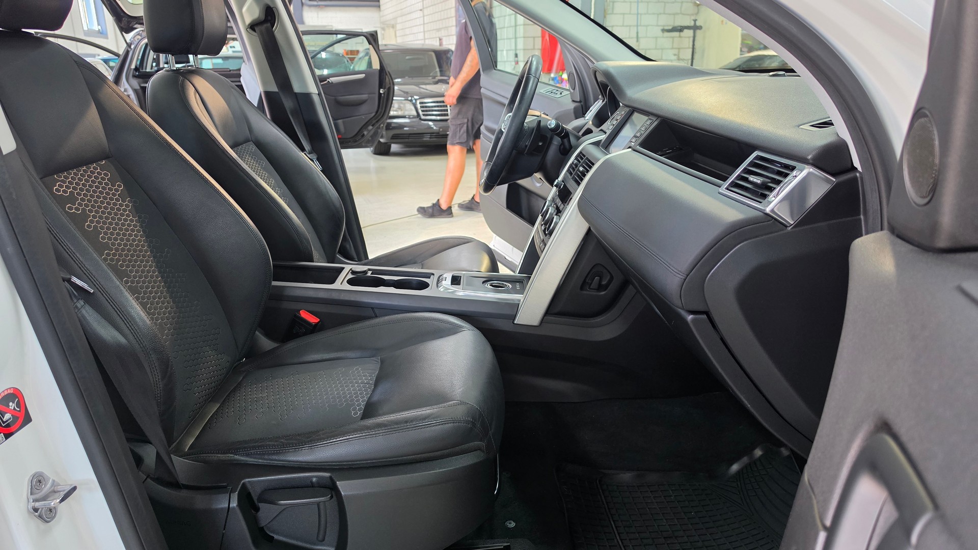 LAND ROVER Discovery Sport 2.0 TD4 Pure-image-18