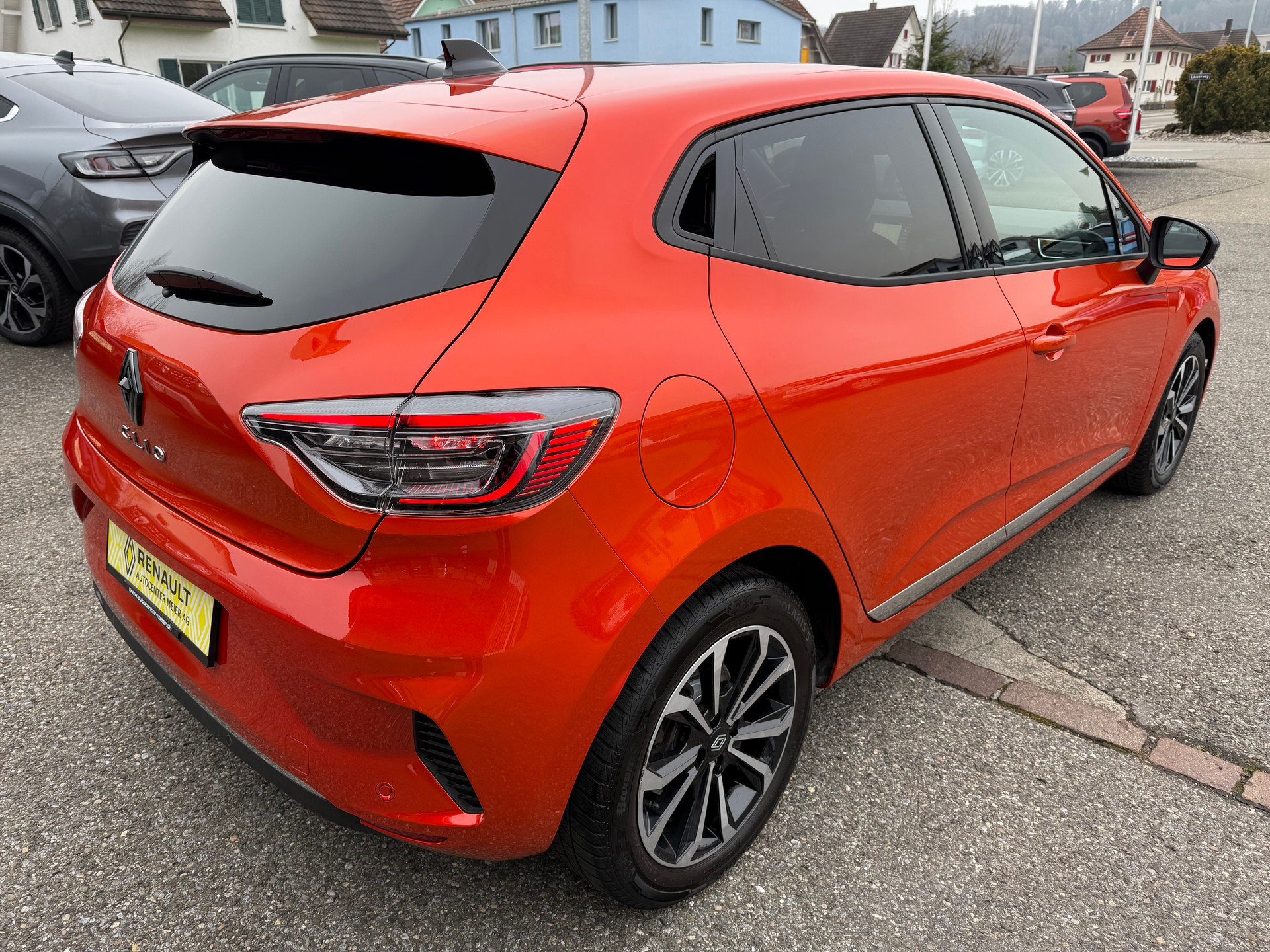 RENAULT Clio 1.0 Techno-image-5