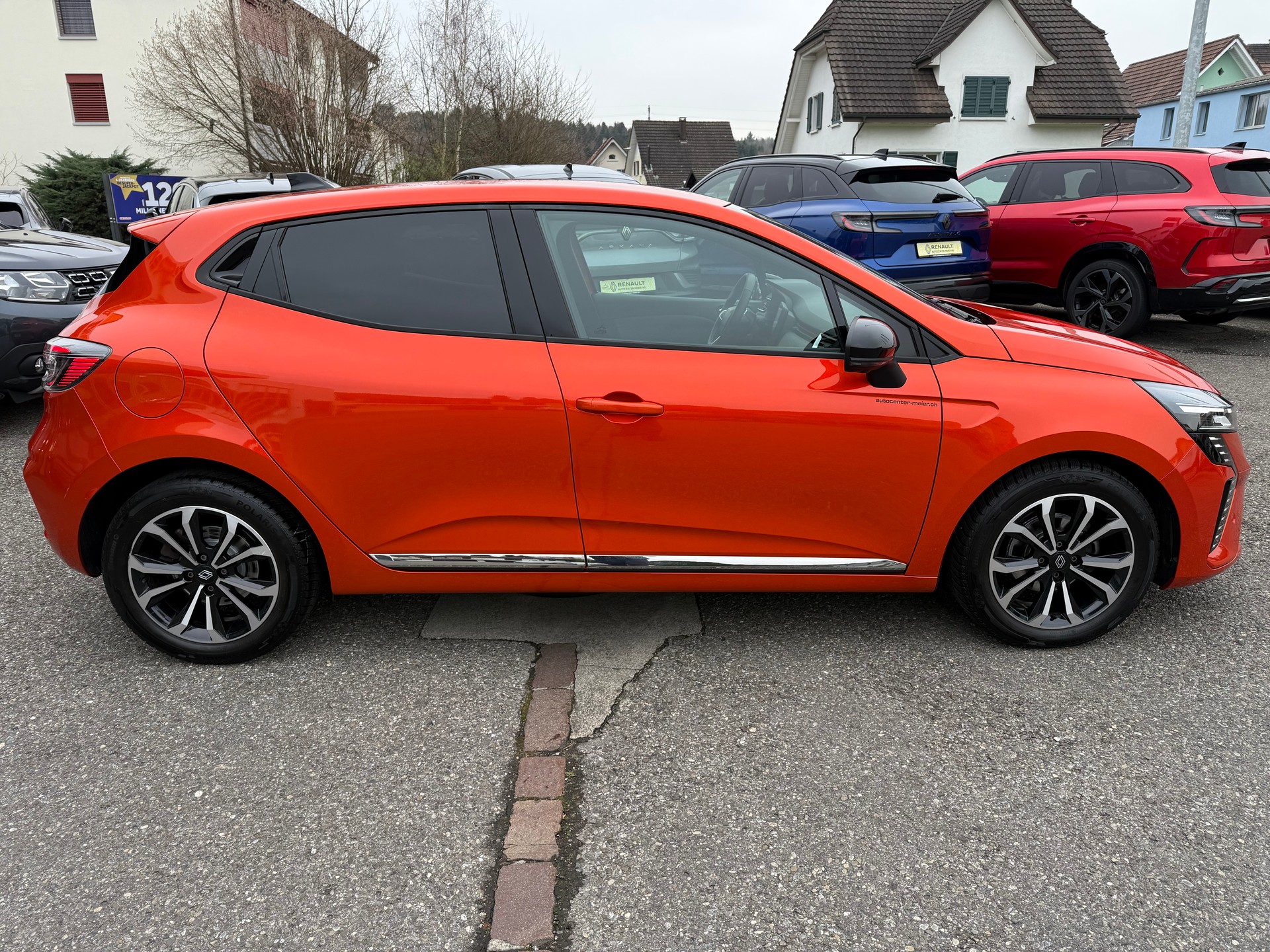 RENAULT Clio 1.0 Techno-image-6