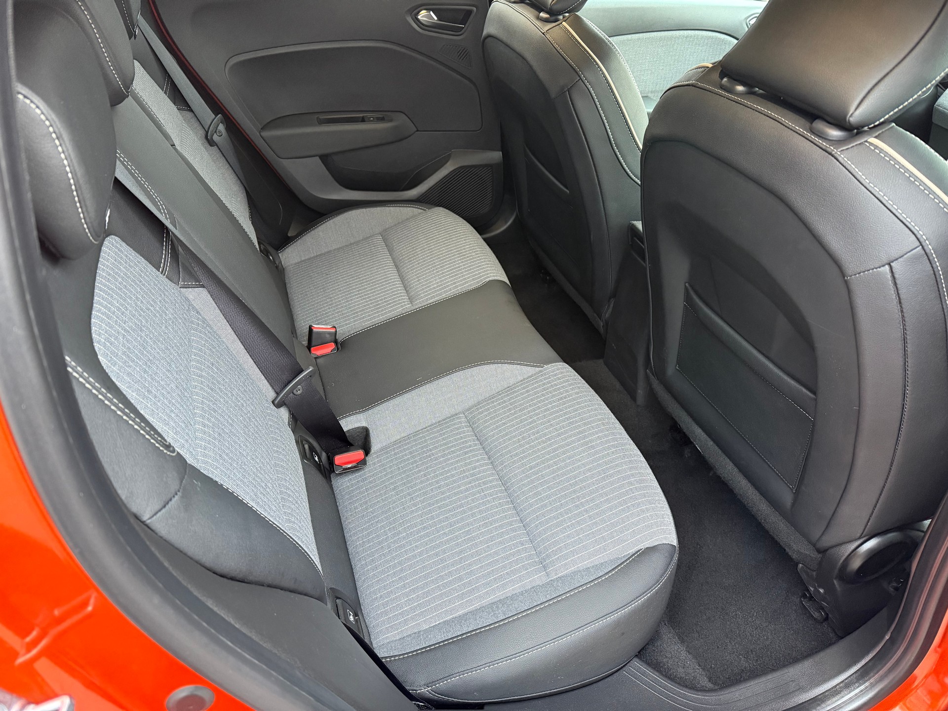 RENAULT Clio 1.0 Techno-image-11
