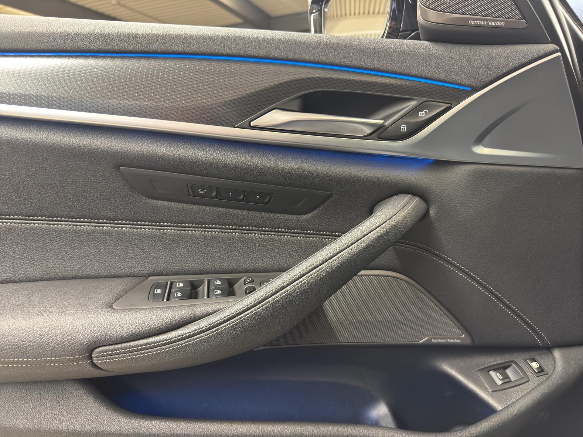 BMW 530e xDrive M-Sport Steptronic-image-9