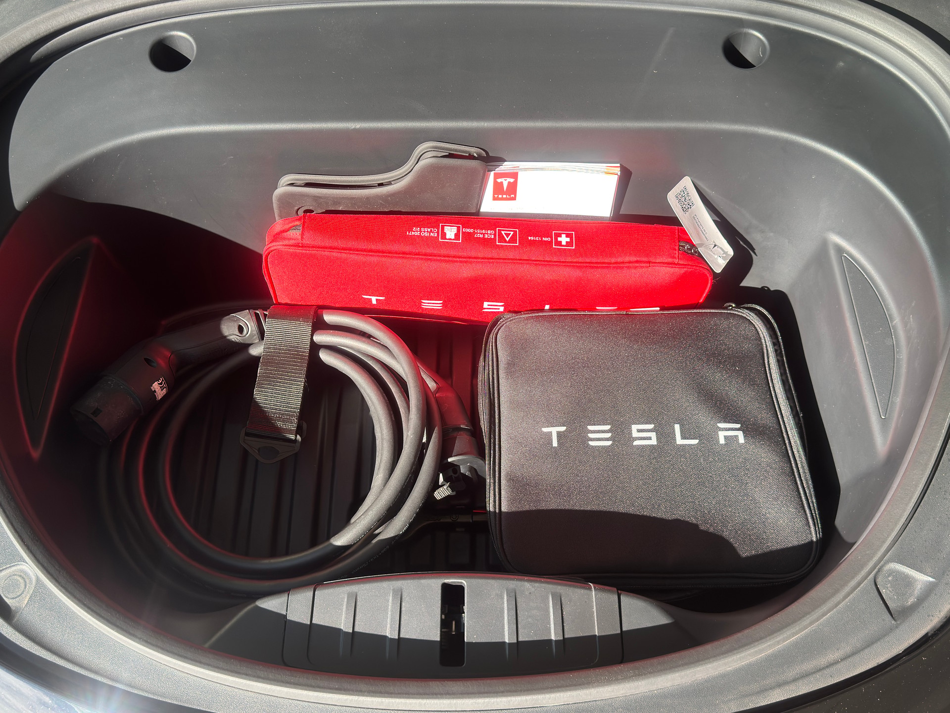 TESLA Model 3 Long Range Dual Motor AWD / AMD Ryzen-image-12