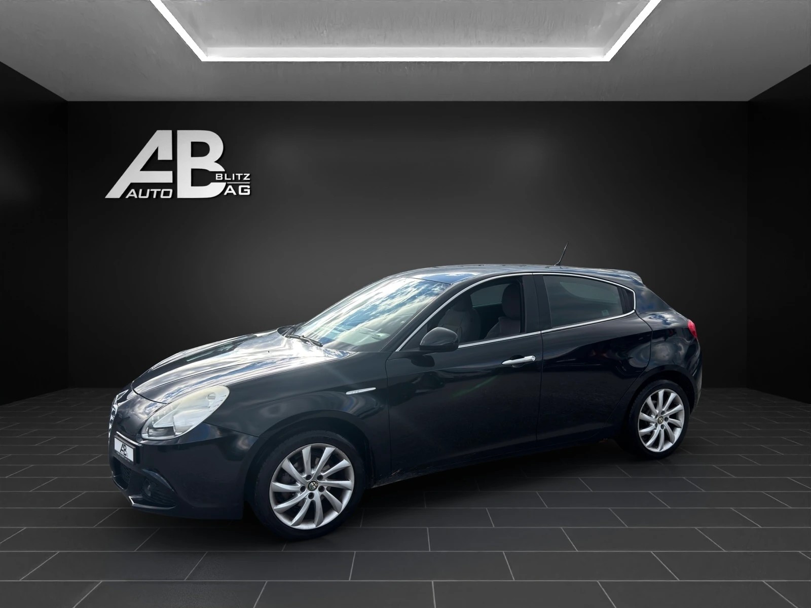 ALFA ROMEO Giulietta 1.4 T Distinctive-image-1