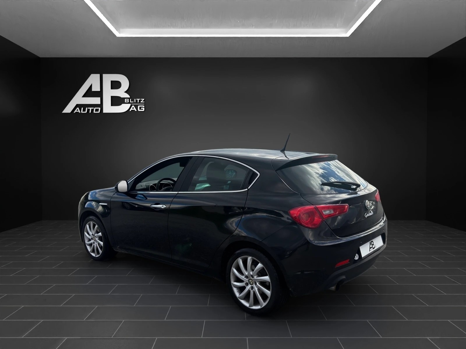 ALFA ROMEO Giulietta 1.4 T Distinctive-image-2