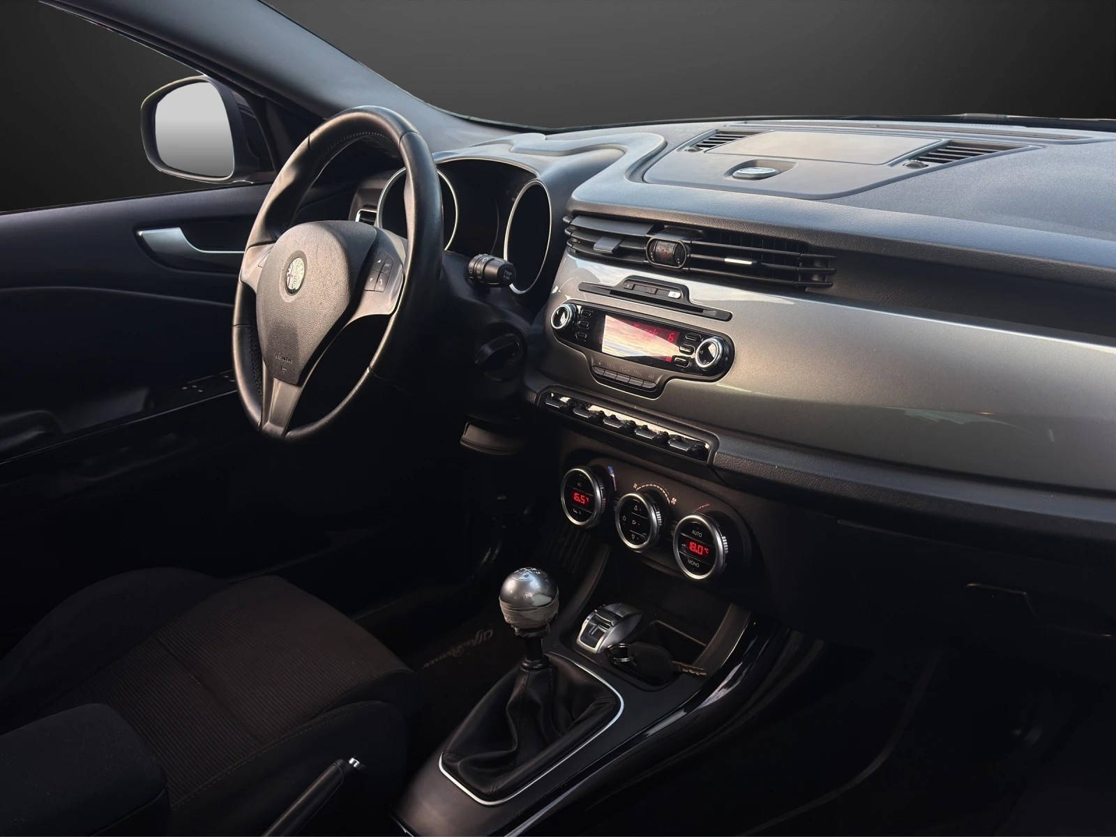 ALFA ROMEO Giulietta 1.4 T Distinctive-image-9