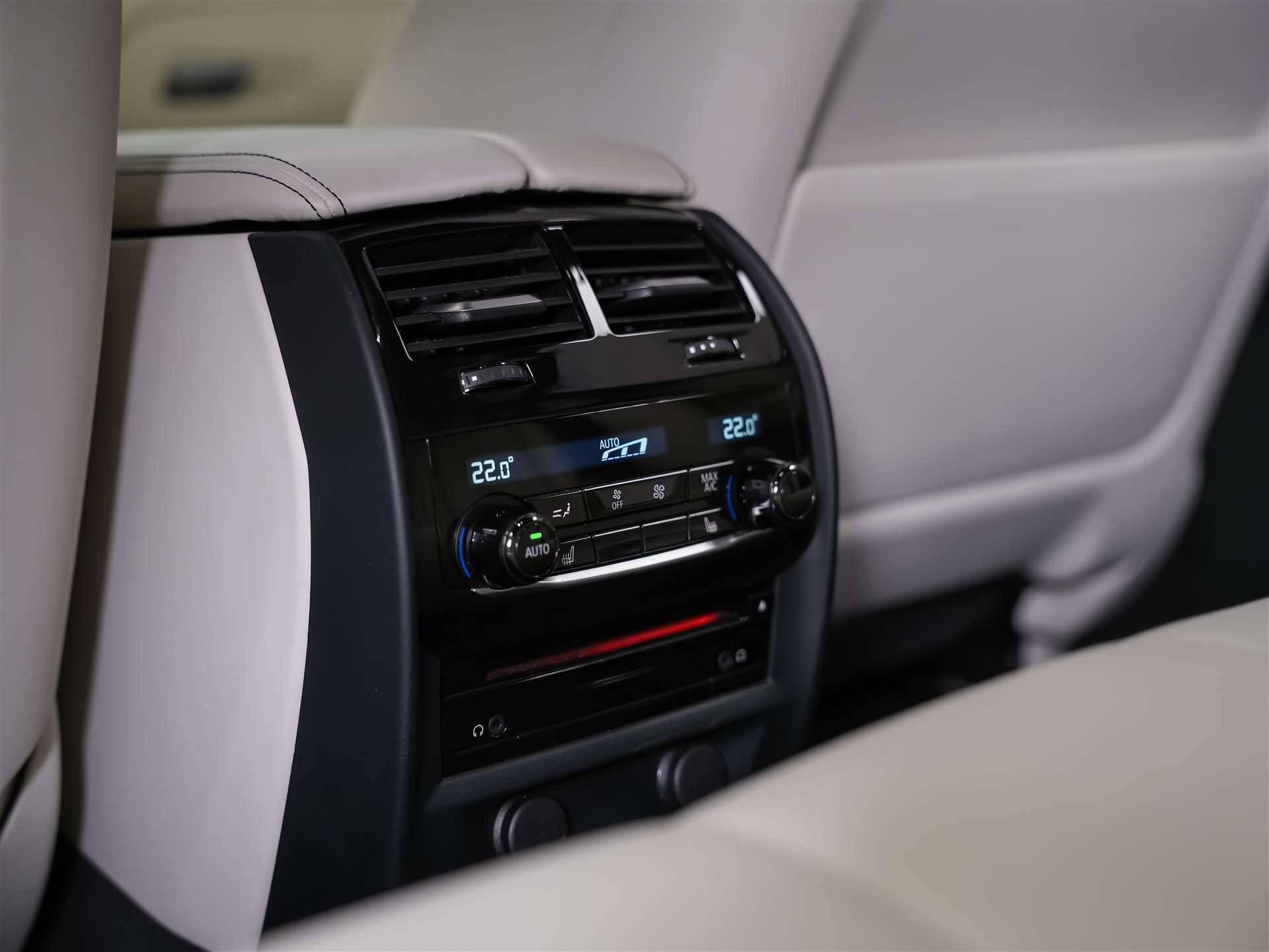 BMW M5 xDrive Competition Drivelogic *CH Auto*Massage*Keramik*Bowers&Wilkins*H&R*-image-15