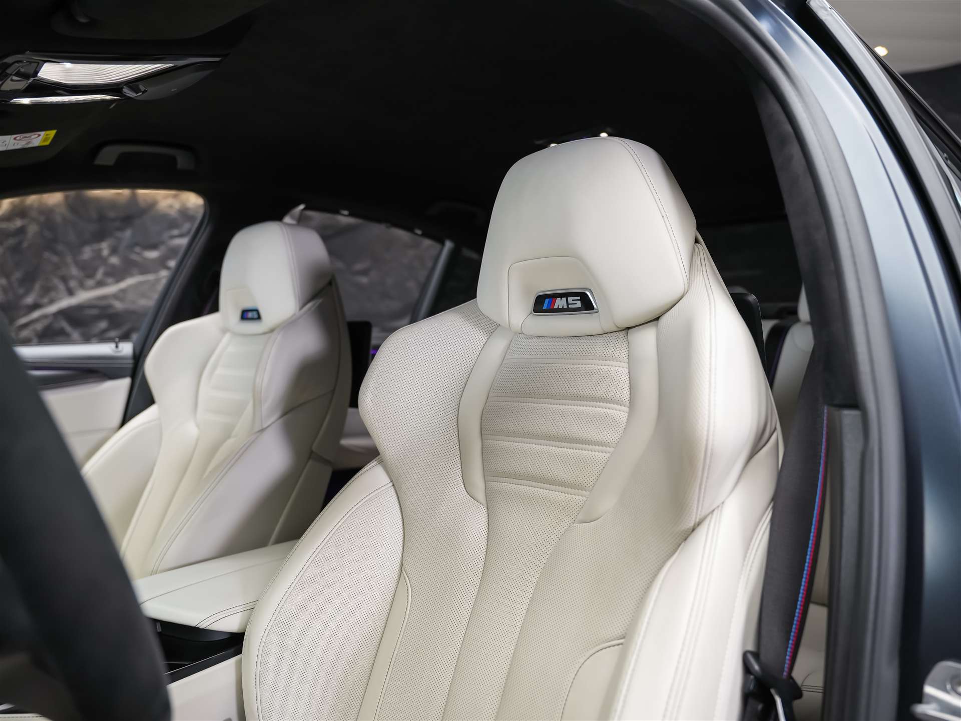 BMW M5 xDrive Competition Drivelogic *CH Auto*Massage*Keramik*Bowers&Wilkins*H&R*-image-9
