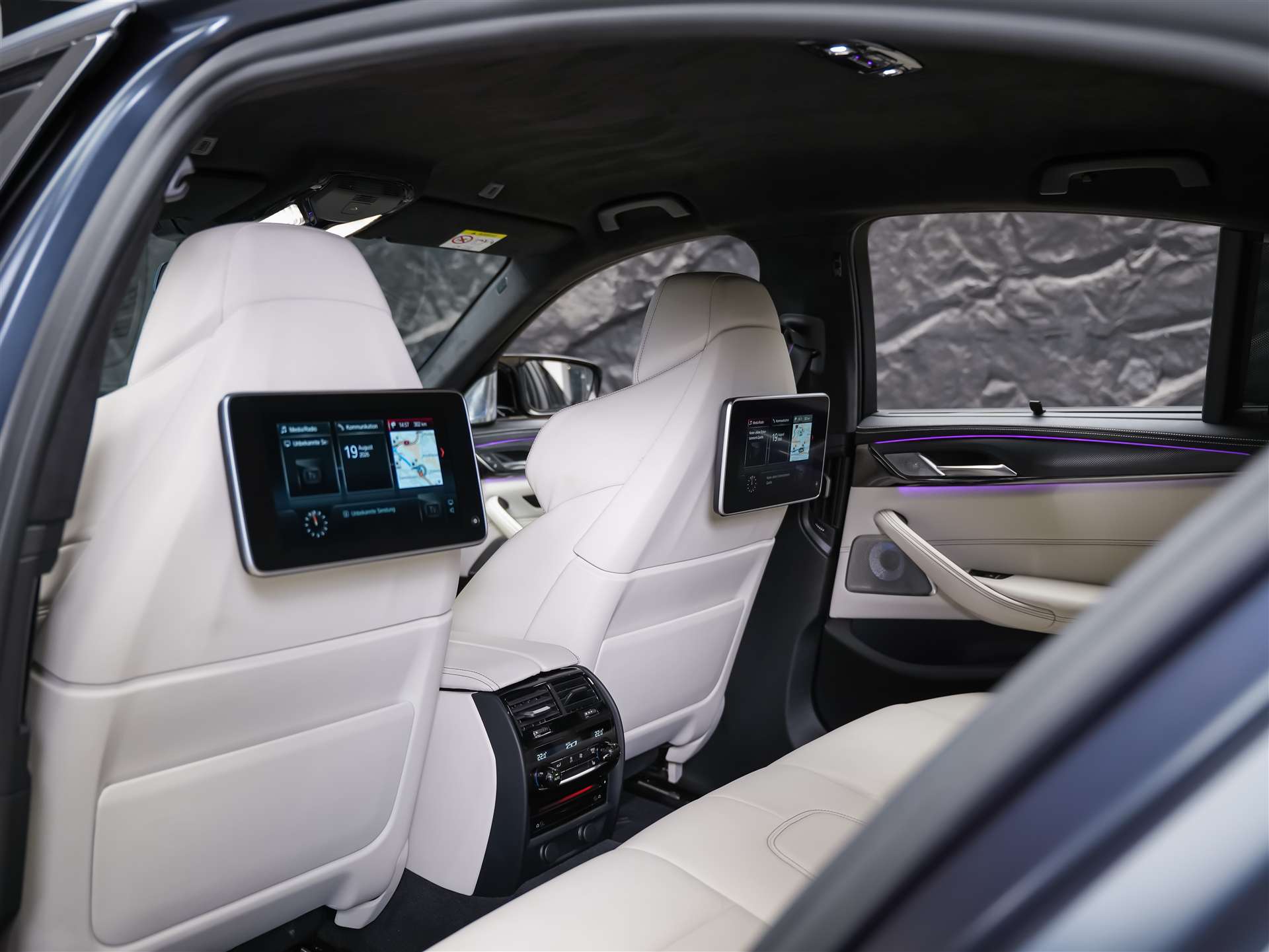 BMW M5 xDrive Competition Drivelogic *CH Auto*Massage*Keramik*Bowers&Wilkins*H&R*-image-11