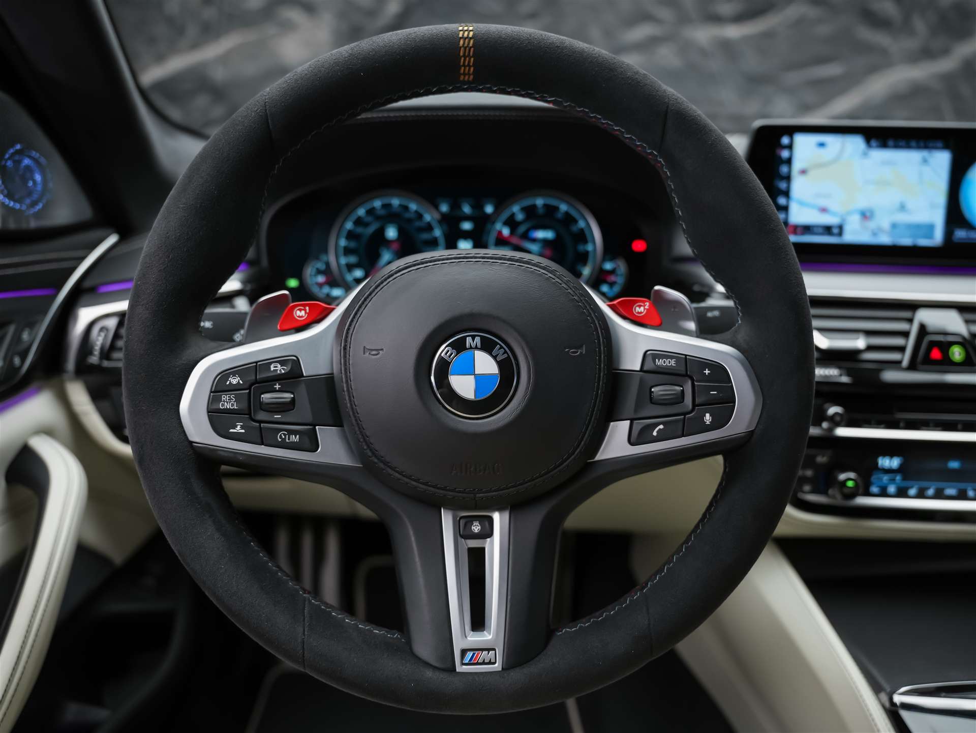 BMW M5 xDrive Competition Drivelogic *CH Auto*Massage*Keramik*Bowers&Wilkins*H&R*-image-31