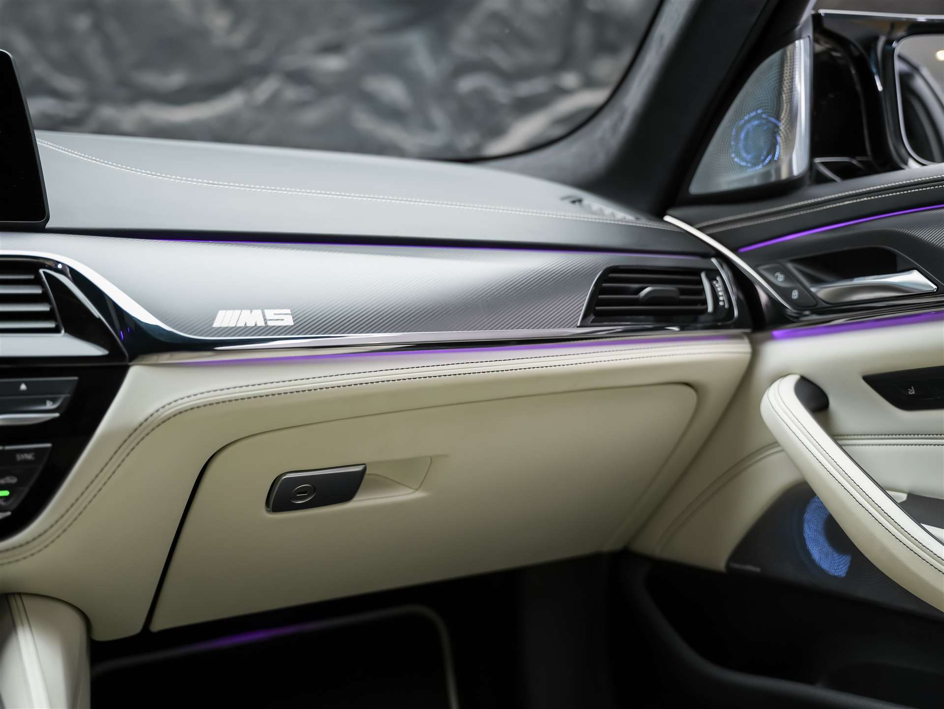 BMW M5 xDrive Competition Drivelogic *CH Auto*Massage*Keramik*Bowers&Wilkins*H&R*-image-22