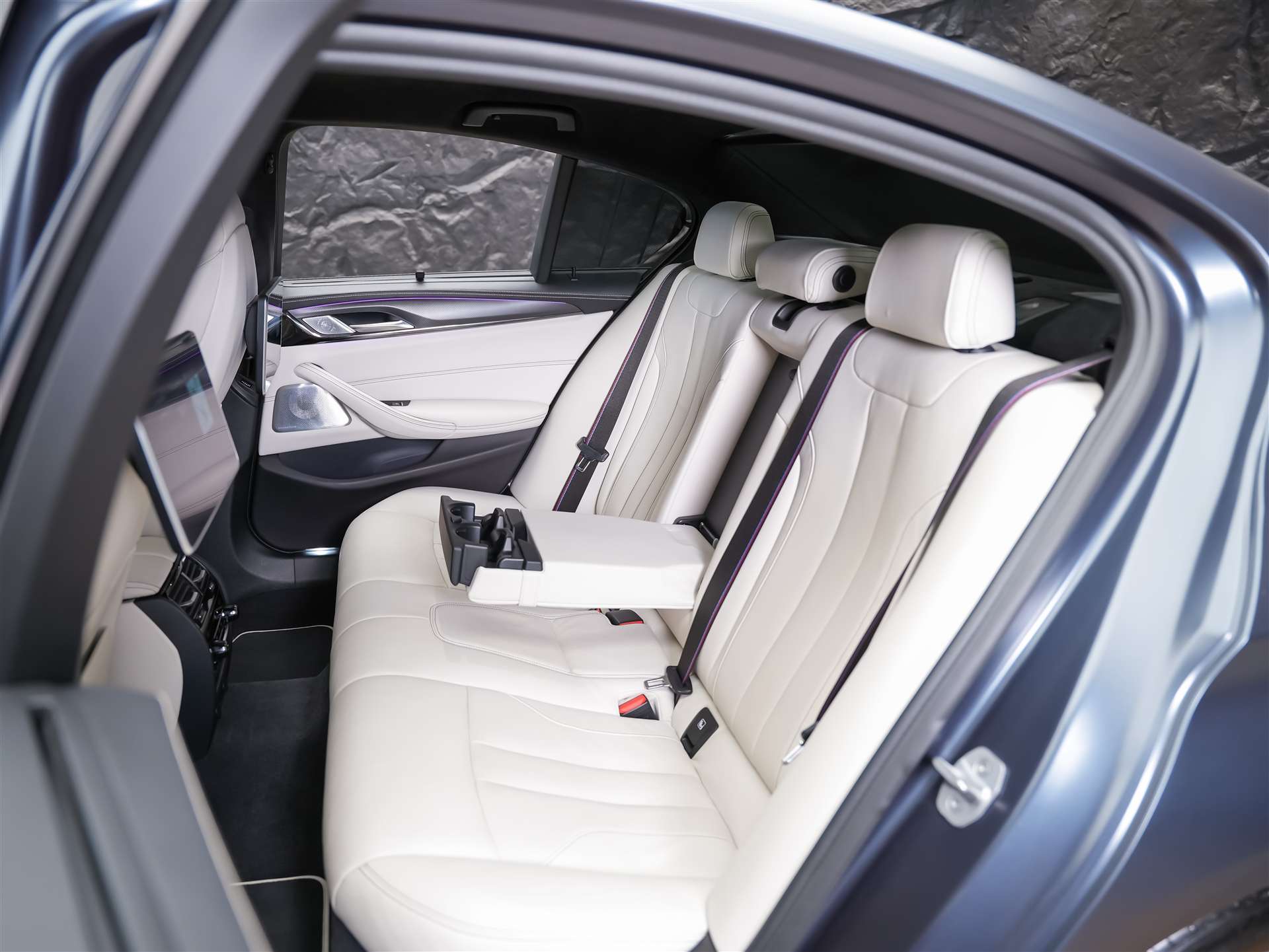 BMW M5 xDrive Competition Drivelogic *CH Auto*Massage*Keramik*Bowers&Wilkins*H&R*-image-14